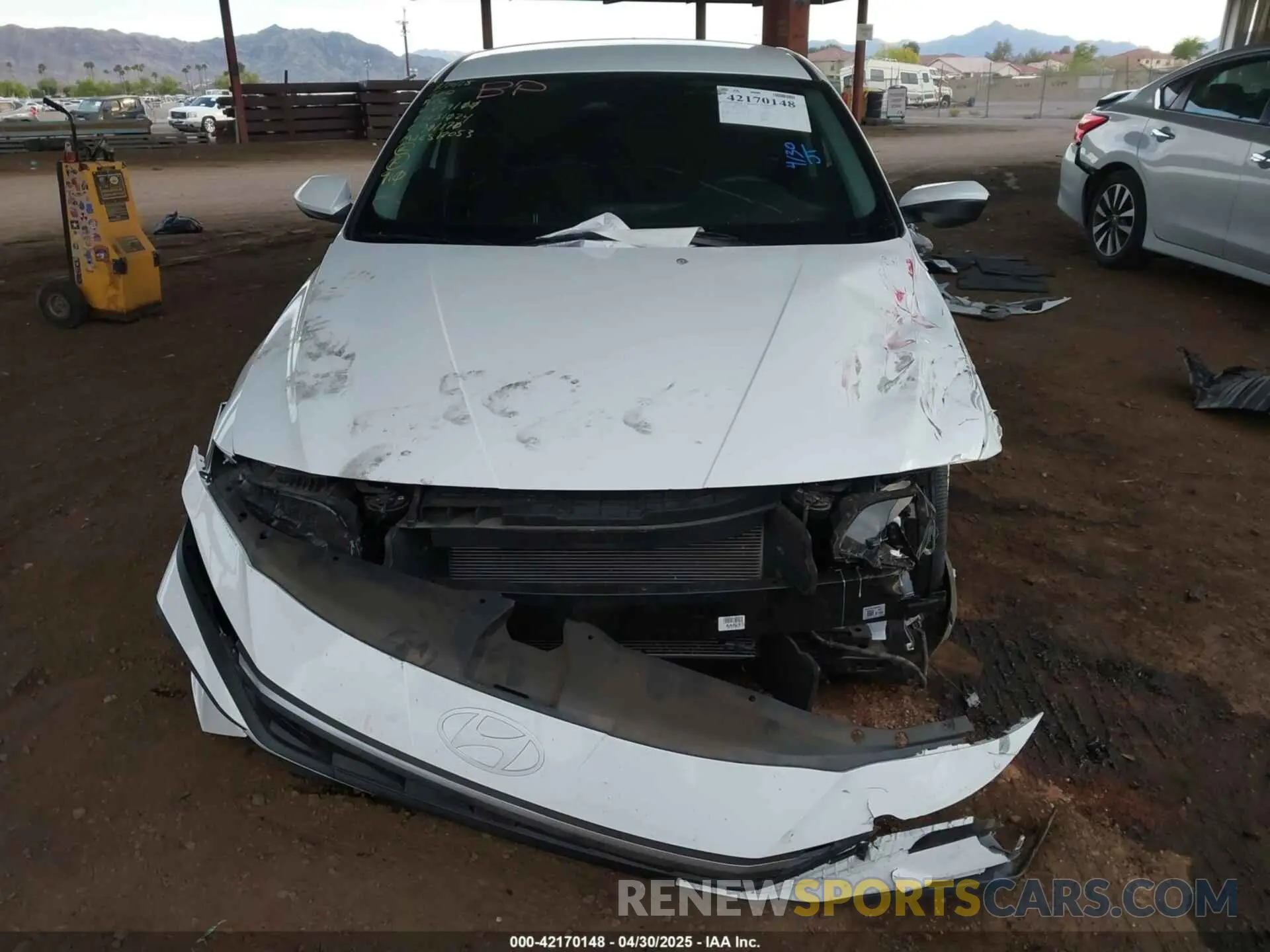 12 Фотография поврежденного автомобиля KMHLM4DG4RU779100 HYUNDAI ELANTRA 2024