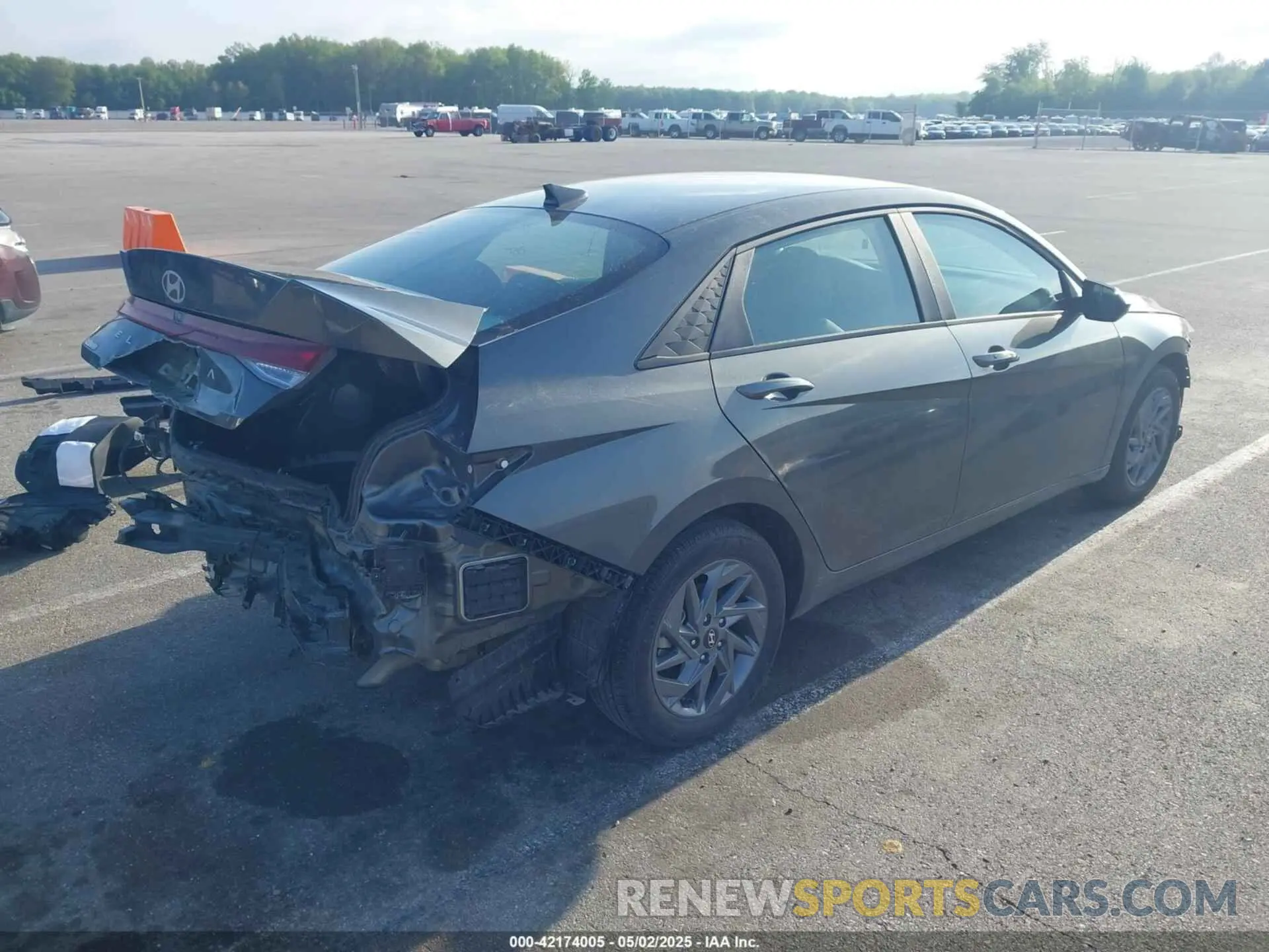 4 Photograph of a damaged car KMHLM4DG4RU785057 HYUNDAI ELANTRA 2024