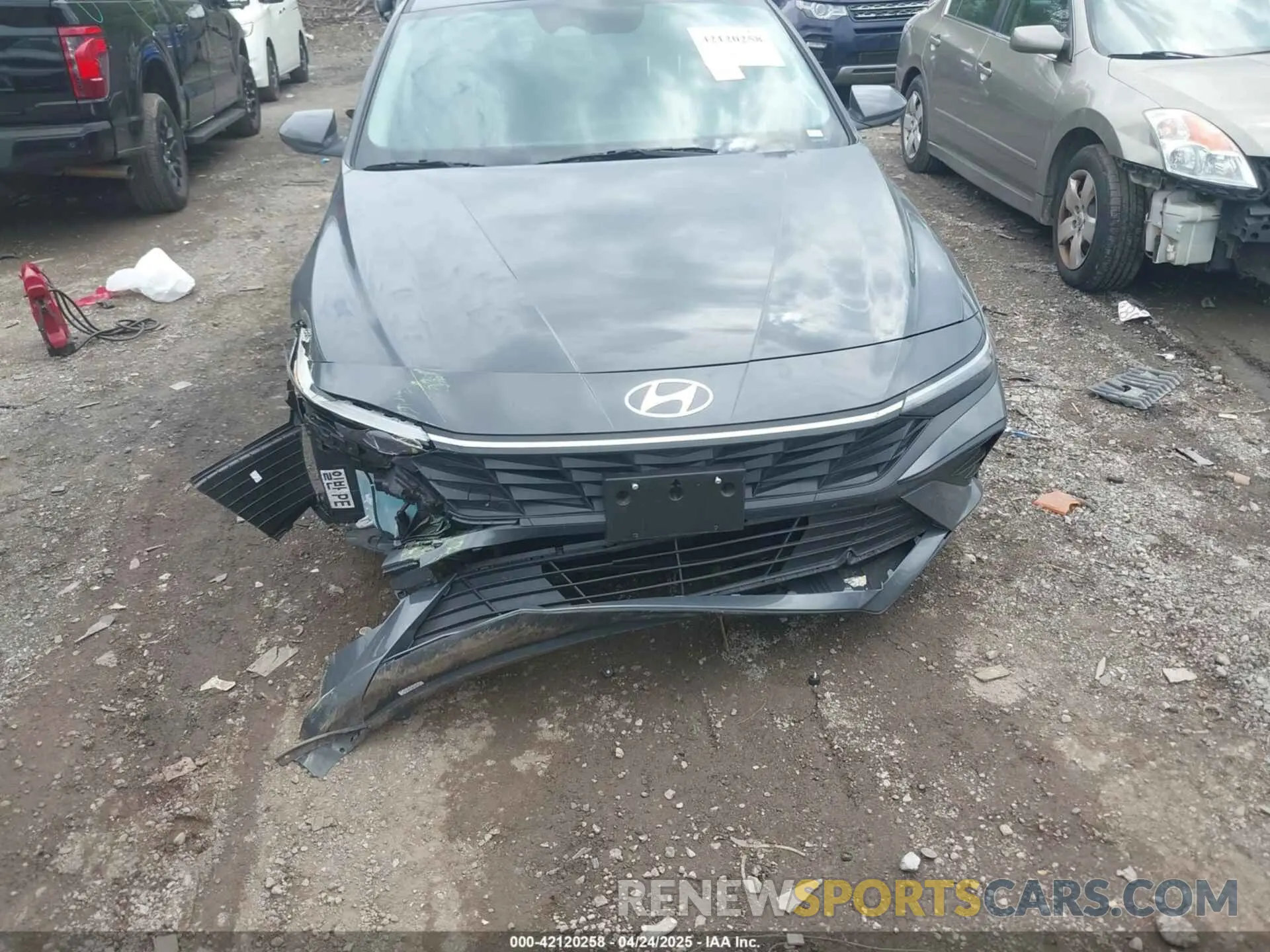 12 Фотография поврежденного автомобиля KMHLM4DG5RU843919 HYUNDAI ELANTRA 2024