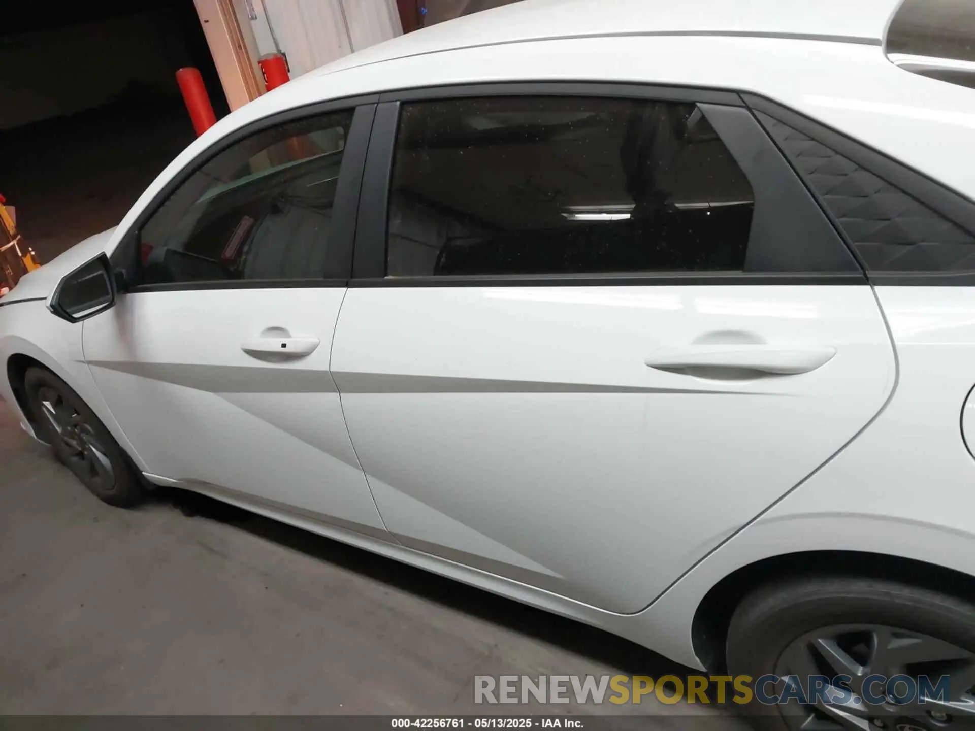 13 Фотография поврежденного автомобиля KMHLM4DG6RU803946 HYUNDAI ELANTRA 2024
