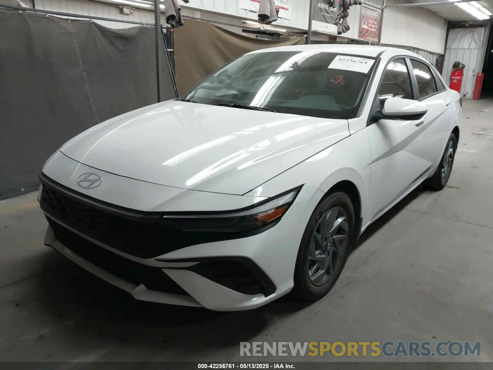2 Фотография поврежденного автомобиля KMHLM4DG6RU803946 HYUNDAI ELANTRA 2024