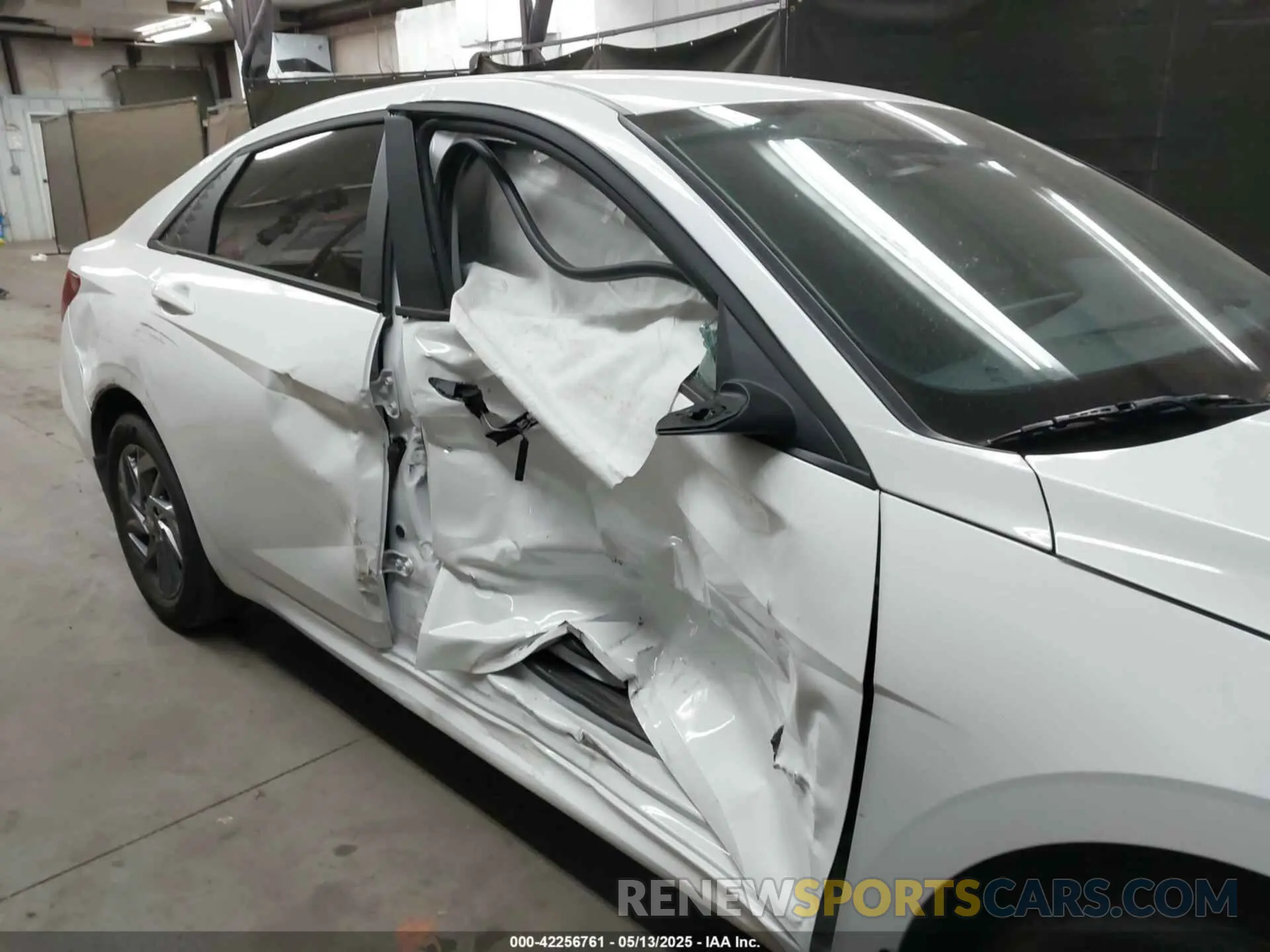 6 Фотография поврежденного автомобиля KMHLM4DG6RU803946 HYUNDAI ELANTRA 2024