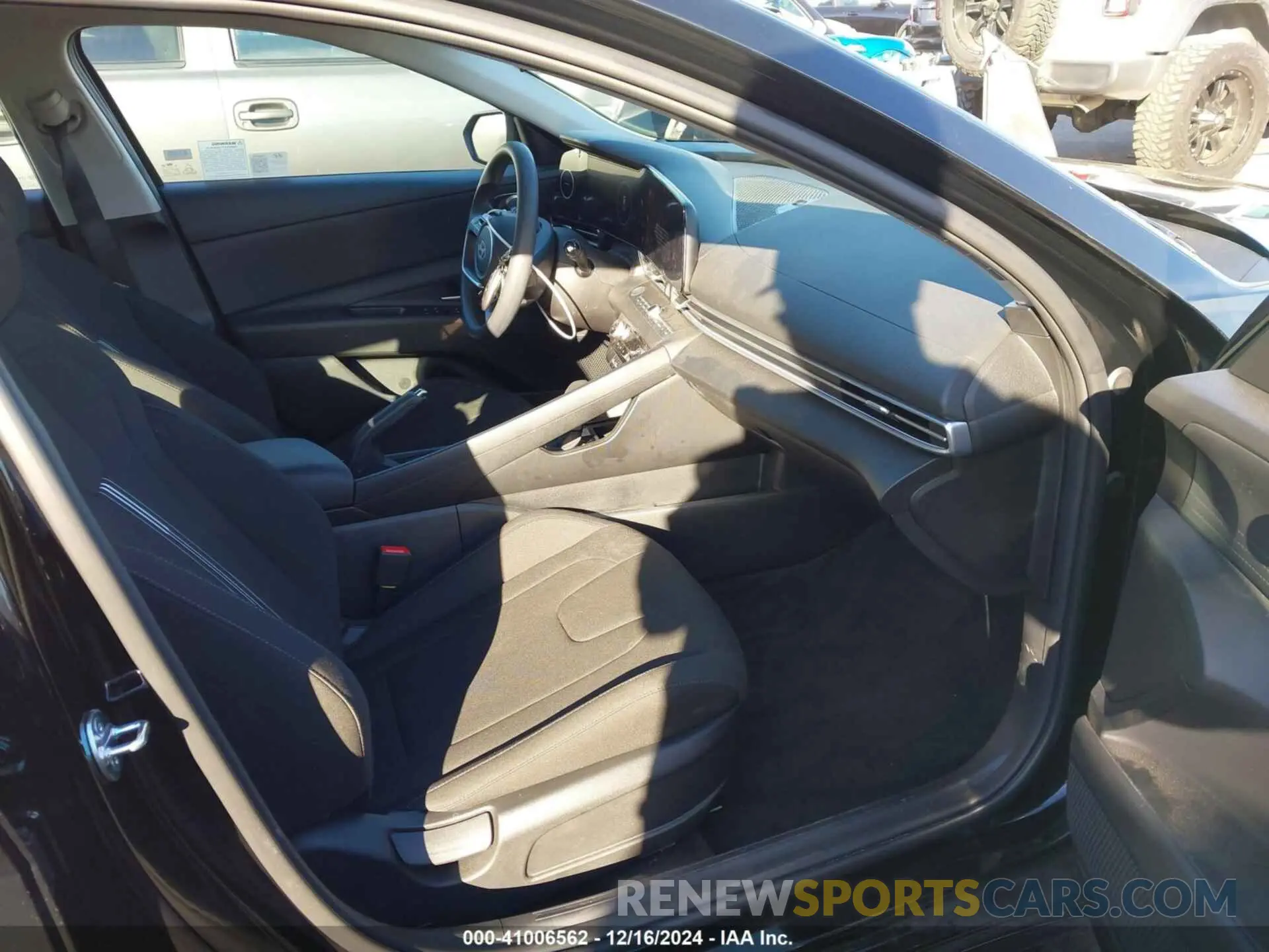 5 Photograph of a damaged car KMHLM4DG6RU844660 HYUNDAI ELANTRA 2024