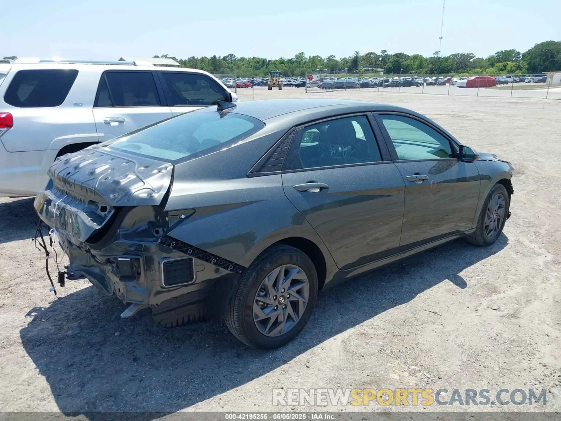4 Photograph of a damaged car KMHLM4DG7RU660585 HYUNDAI ELANTRA 2024