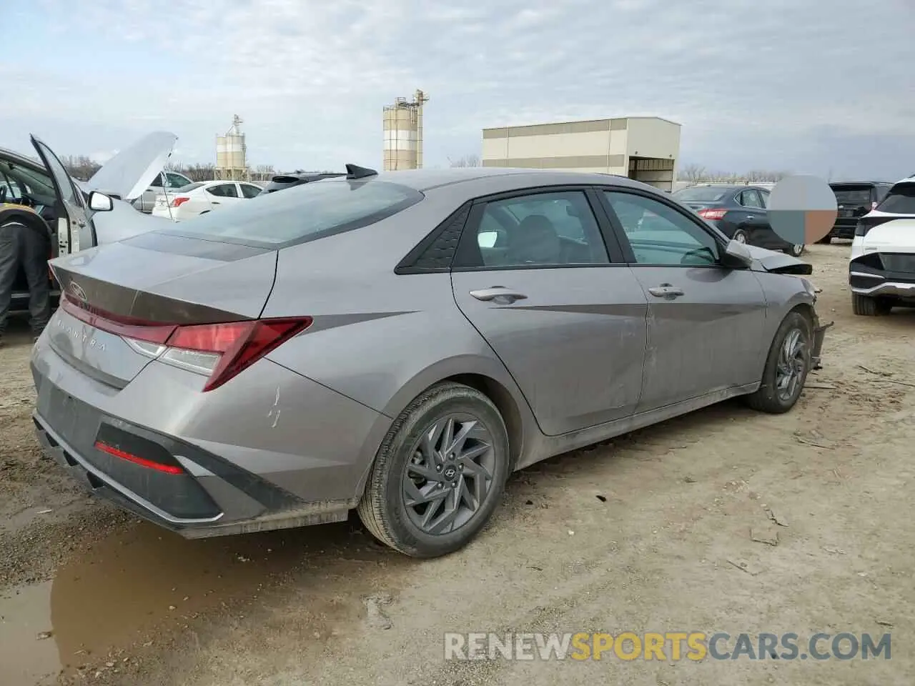 3 Фотография поврежденного автомобиля KMHLM4DG7RU665527 HYUNDAI ELANTRA 2024