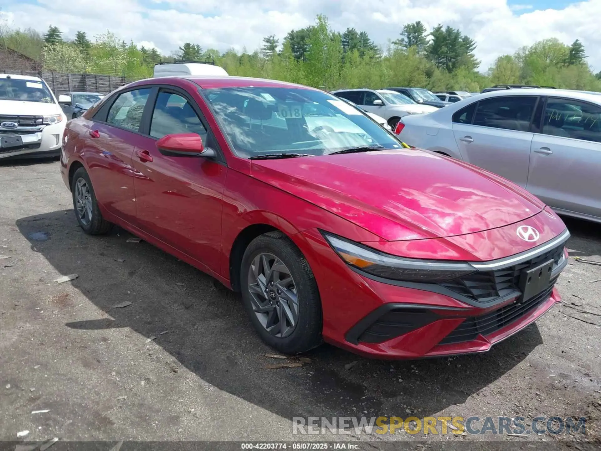 1 Фотография поврежденного автомобиля KMHLM4DG7RU702270 HYUNDAI ELANTRA 2024