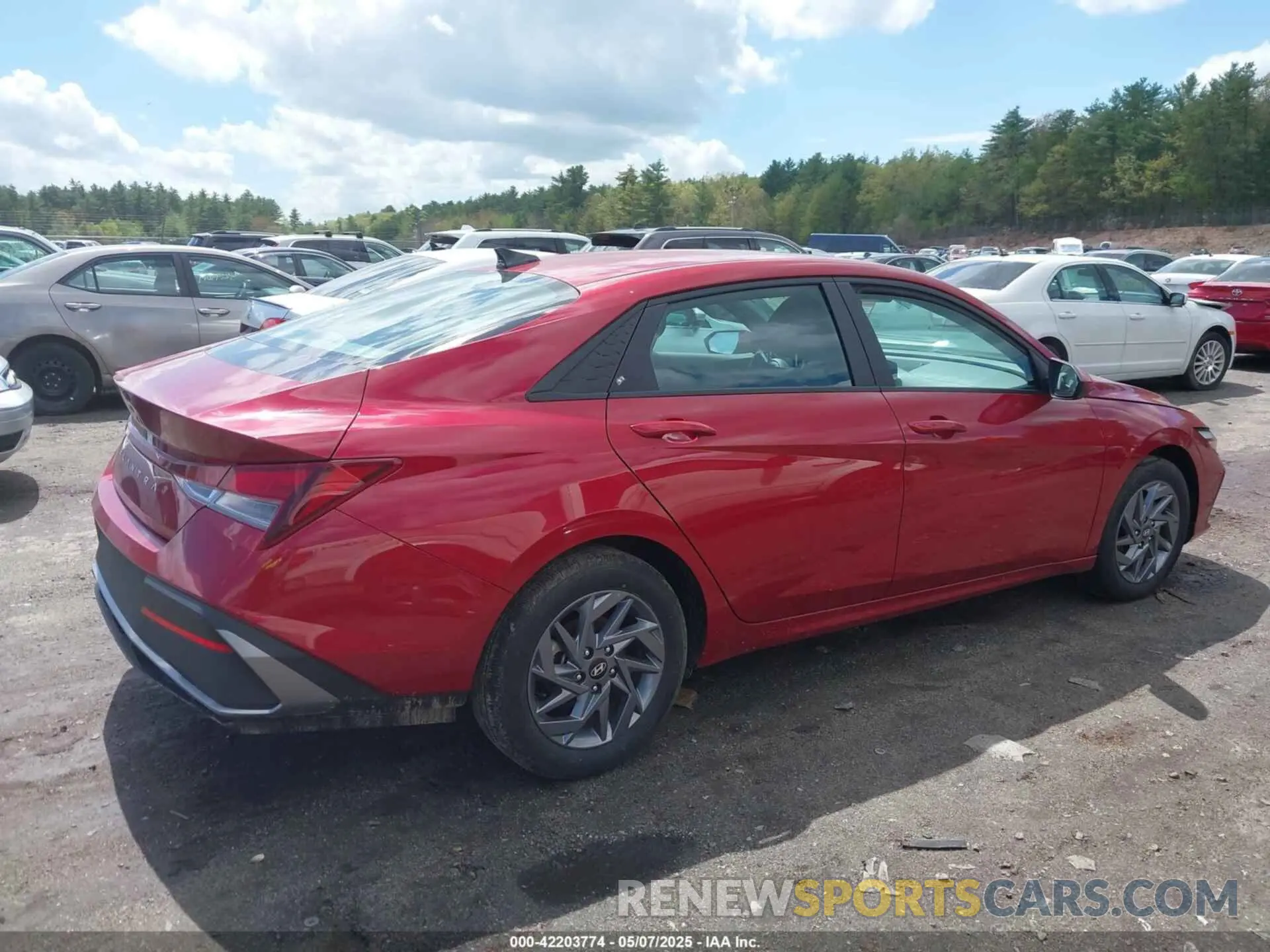 13 Фотография поврежденного автомобиля KMHLM4DG7RU702270 HYUNDAI ELANTRA 2024