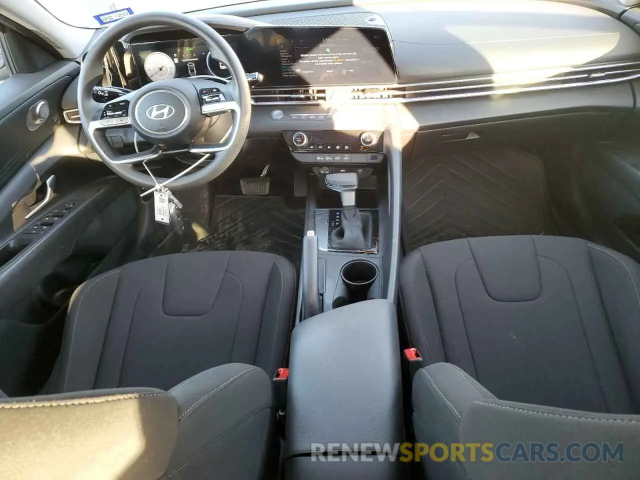 8 Фотография поврежденного автомобиля KMHLM4DG7RU750884 HYUNDAI ELANTRA 2024