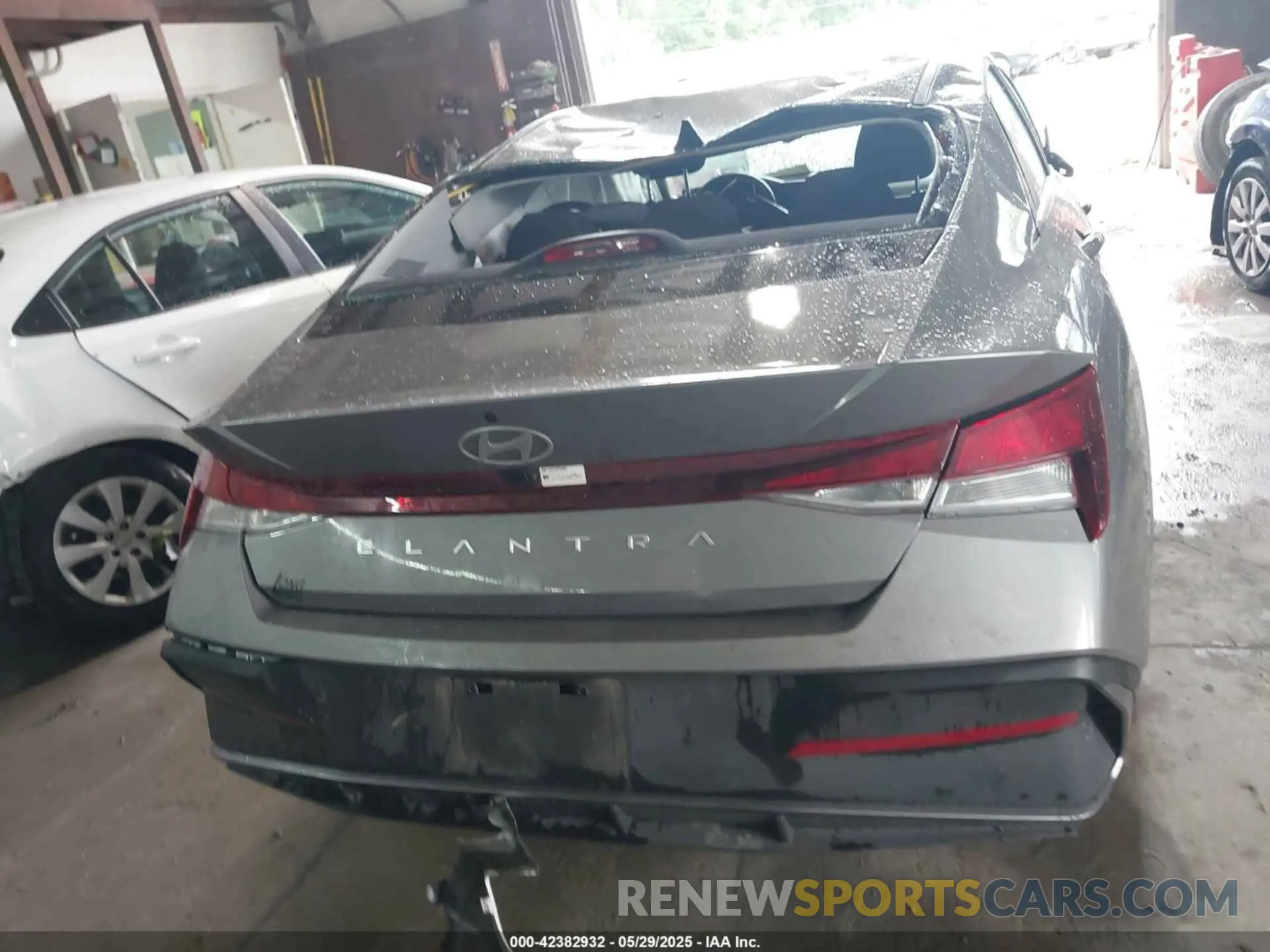 16 Photograph of a damaged car KMHLM4DG7RU773291 HYUNDAI ELANTRA 2024