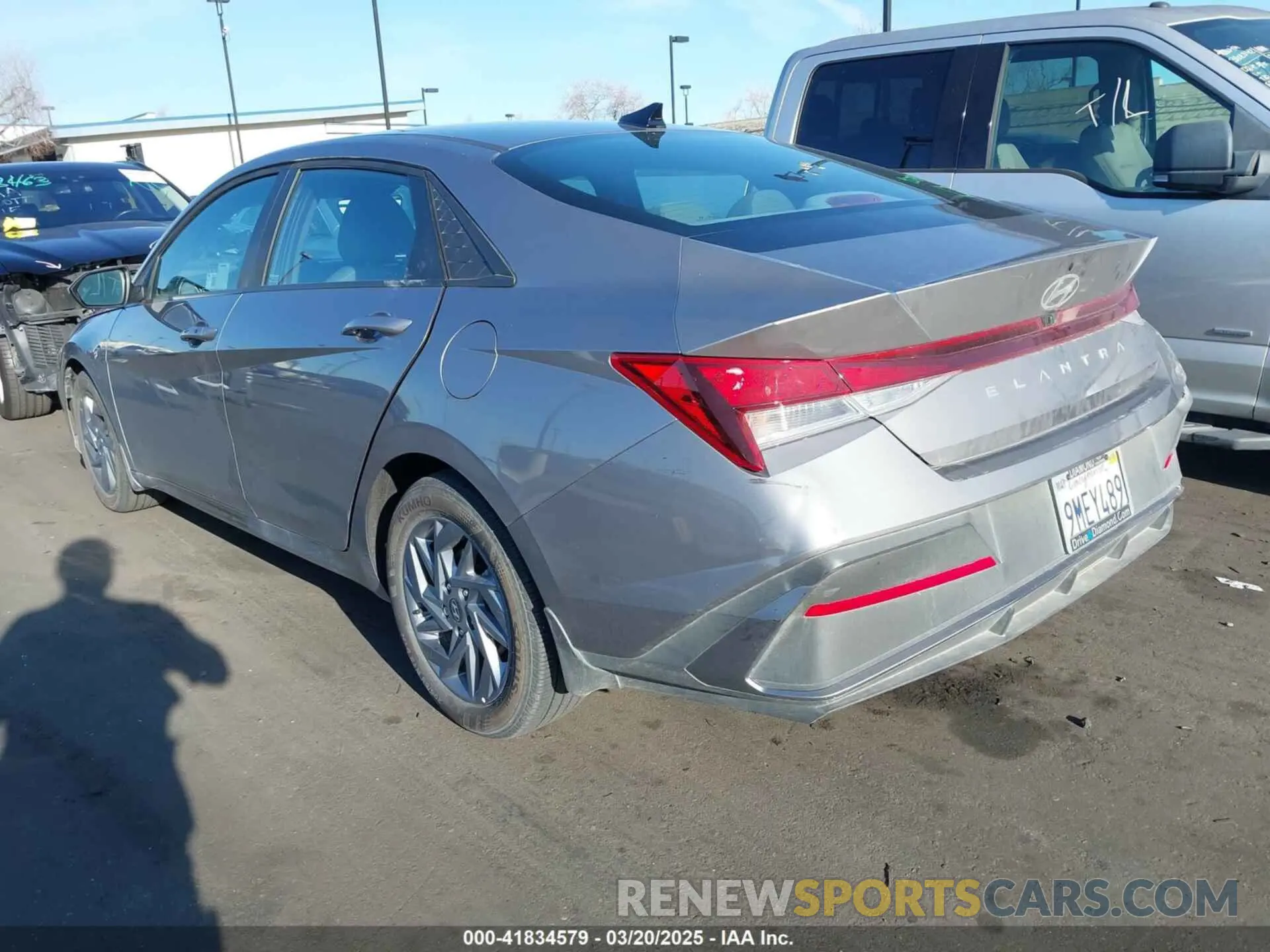 3 Фотография поврежденного автомобиля KMHLM4DG7RU777454 HYUNDAI ELANTRA 2024