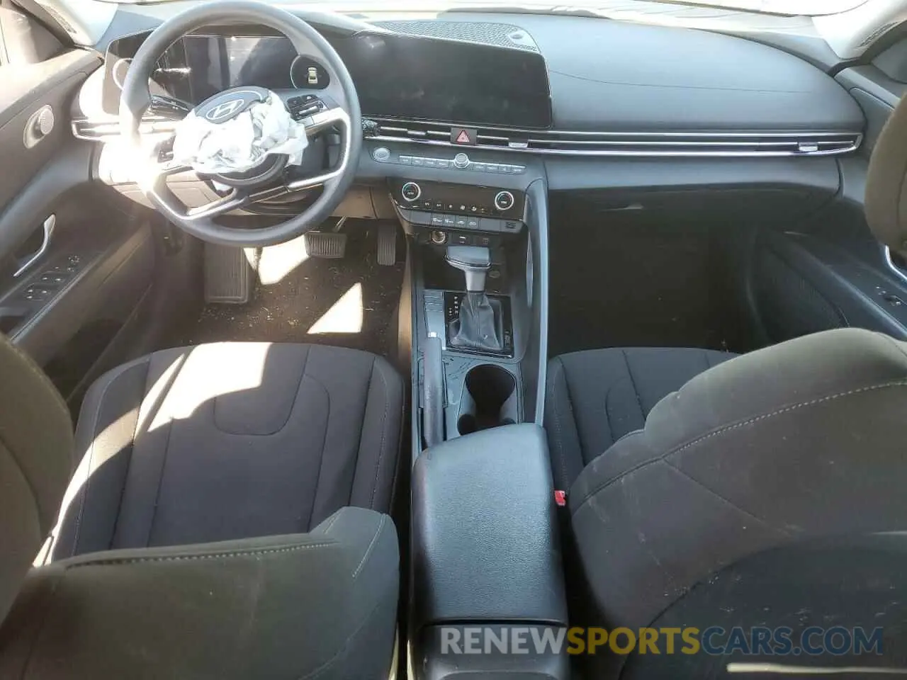 8 Photograph of a damaged car KMHLM4DG8RU662930 HYUNDAI ELANTRA 2024