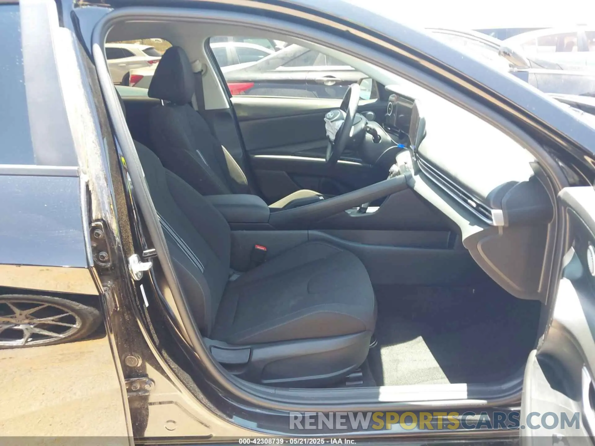5 Photograph of a damaged car KMHLM4DG8RU682661 HYUNDAI ELANTRA 2024