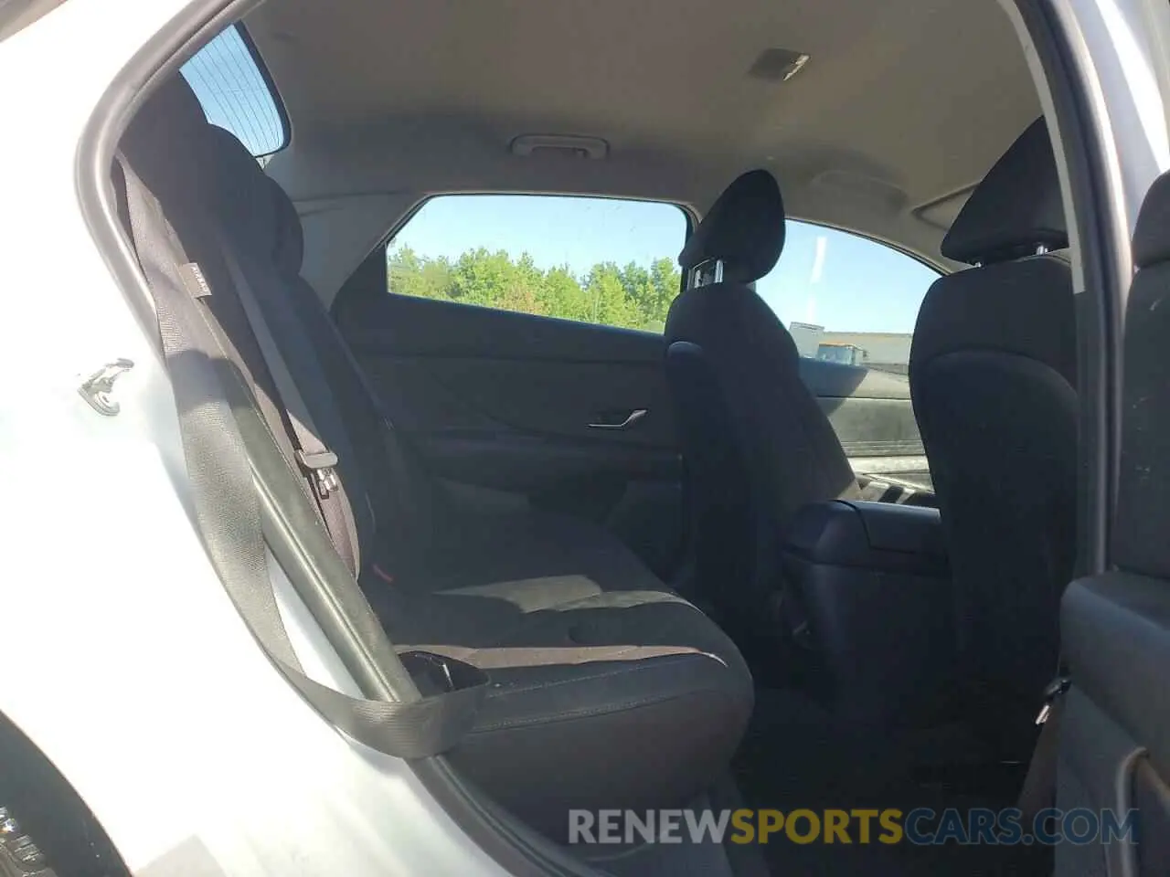 10 Photograph of a damaged car KMHLM4DG8RU702150 HYUNDAI ELANTRA 2024
