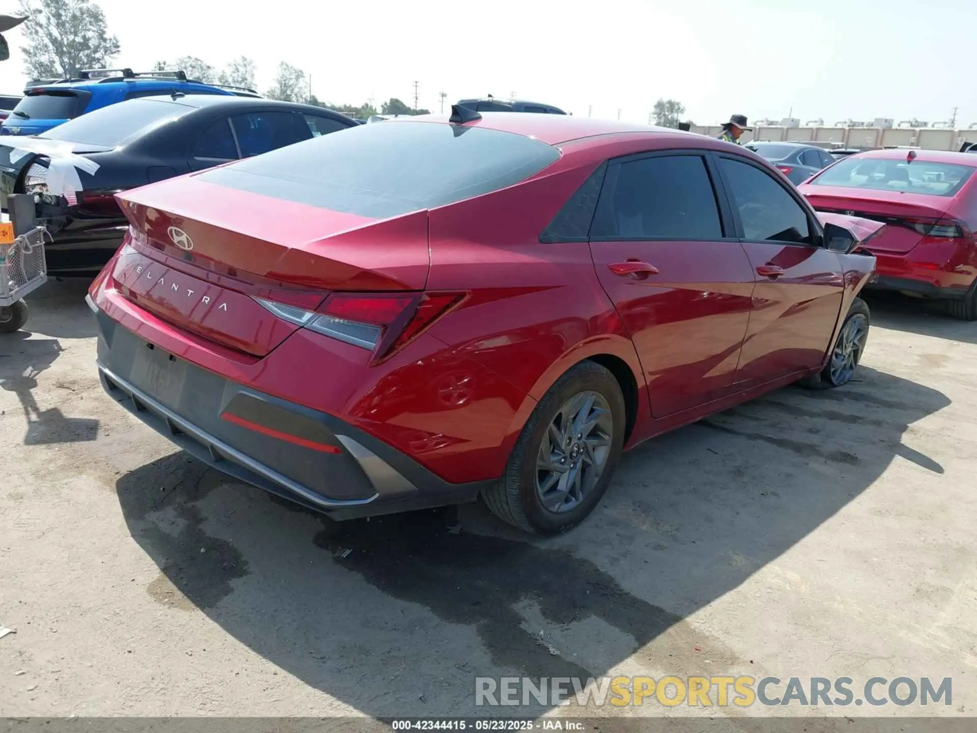 4 Фотография поврежденного автомобиля KMHLM4DG8RU730160 HYUNDAI ELANTRA 2024