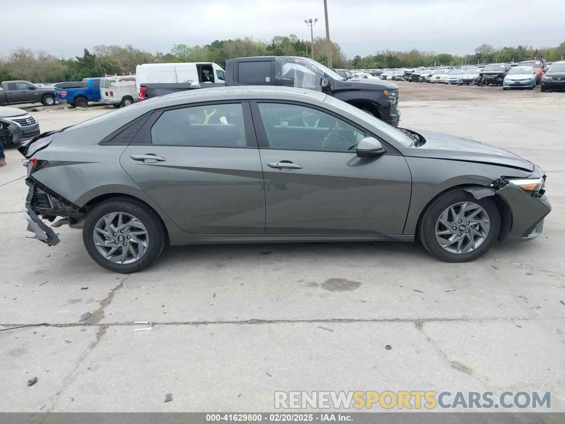 14 Фотография поврежденного автомобиля KMHLM4DG8RU801681 HYUNDAI ELANTRA 2024
