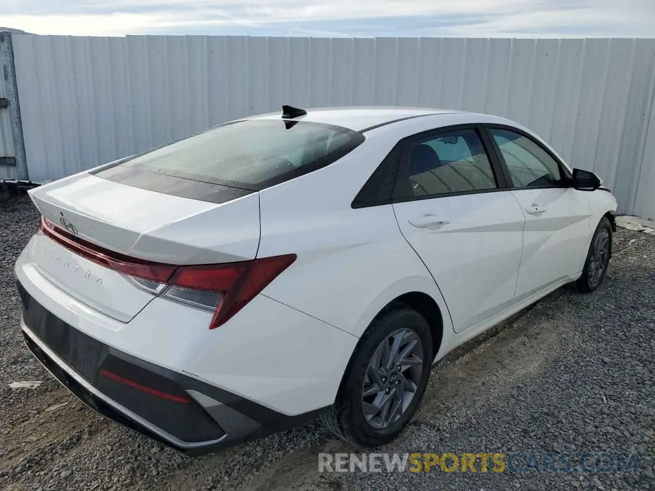 3 Фотография поврежденного автомобиля KMHLM4DG9RU663844 HYUNDAI ELANTRA 2024