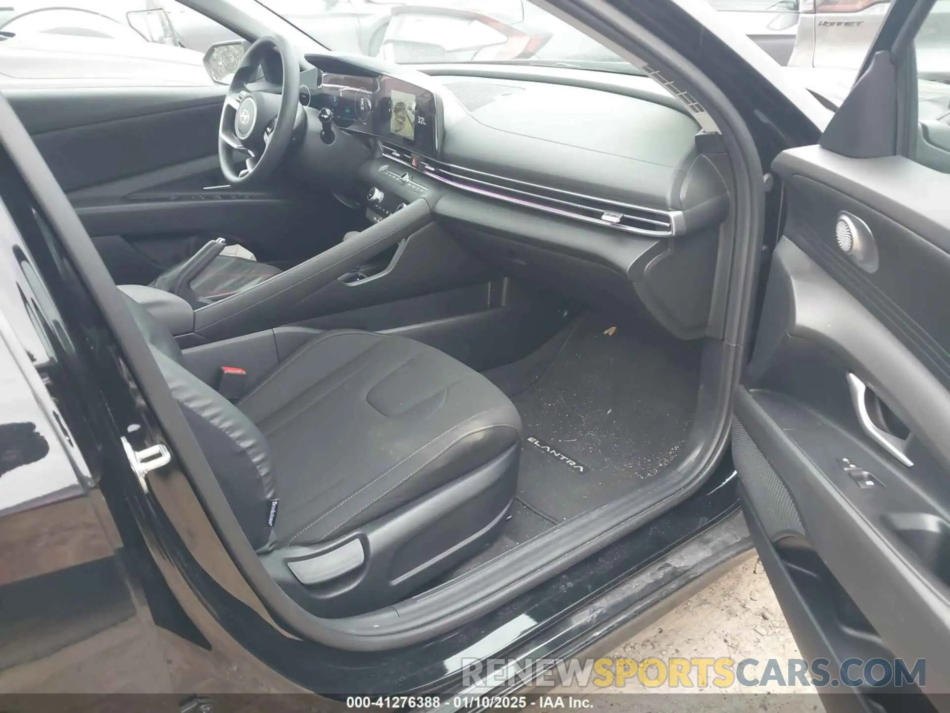 5 Photograph of a damaged car KMHLM4DG9RU748392 HYUNDAI ELANTRA 2024