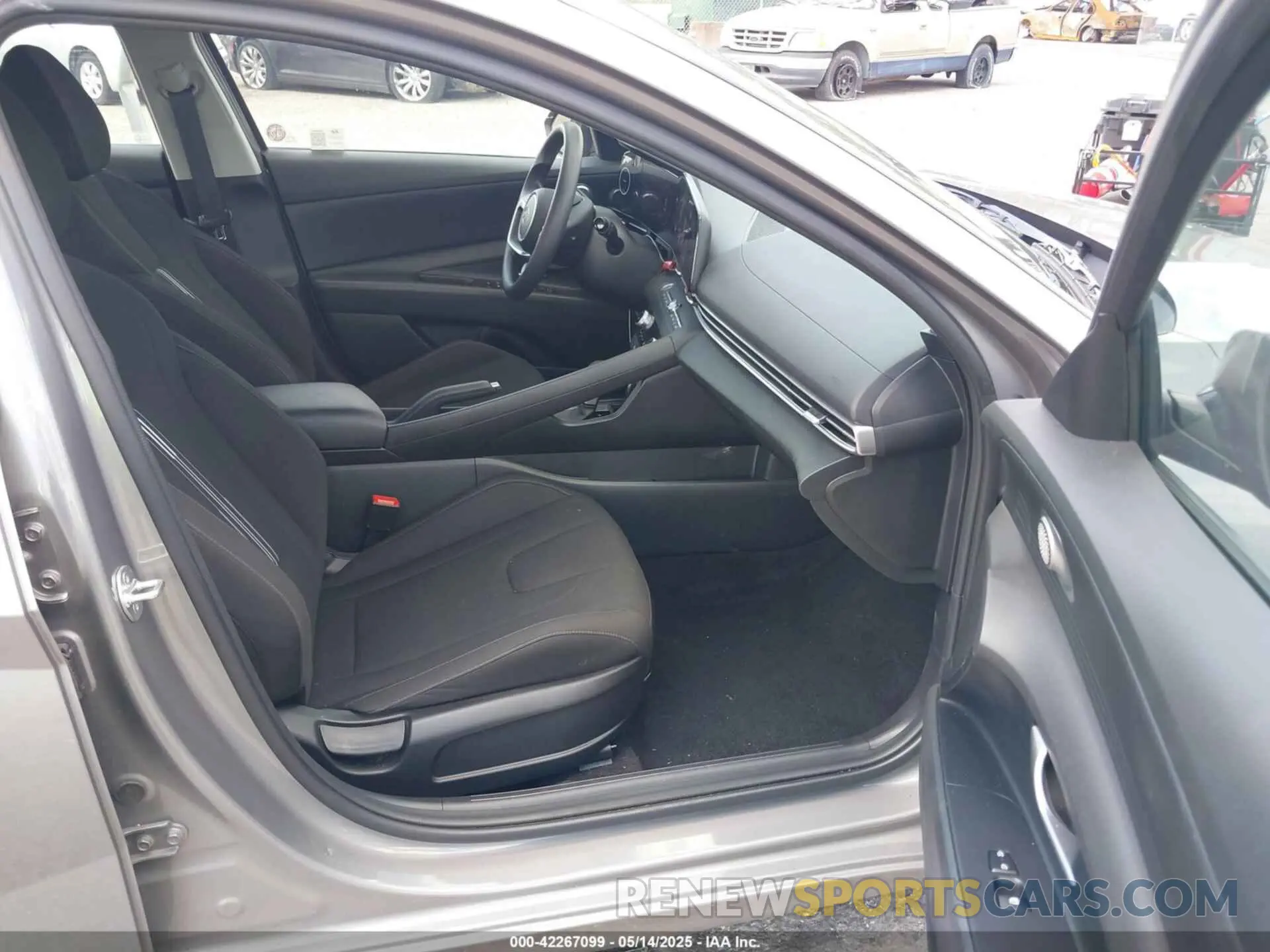 5 Photograph of a damaged car KMHLM4DGXRU661519 HYUNDAI ELANTRA 2024
