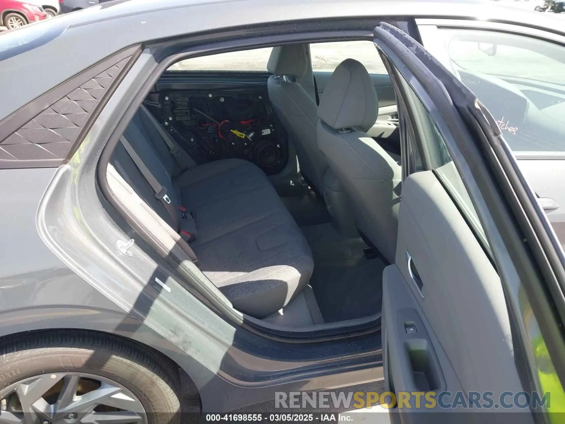 8 Photograph of a damaged car KMHLM4DGXRU740964 HYUNDAI ELANTRA 2024