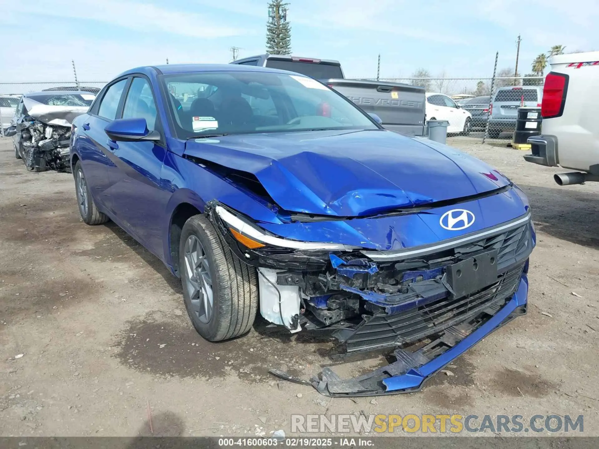 1 Фотография поврежденного автомобиля KMHLM4DGXRU820751 HYUNDAI ELANTRA 2024
