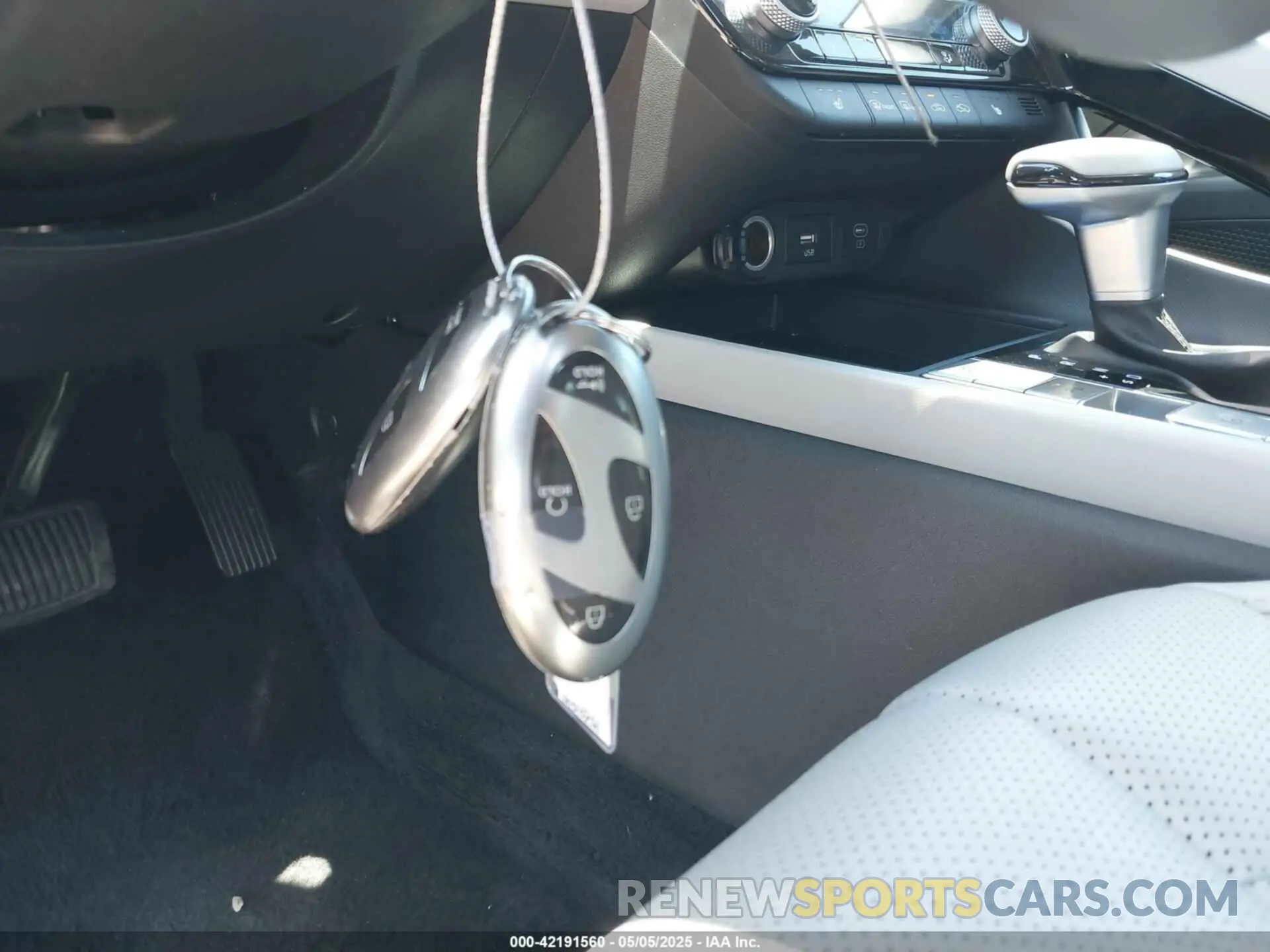 11 Photograph of a damaged car KMHLP4DG1RU795908 HYUNDAI ELANTRA 2024