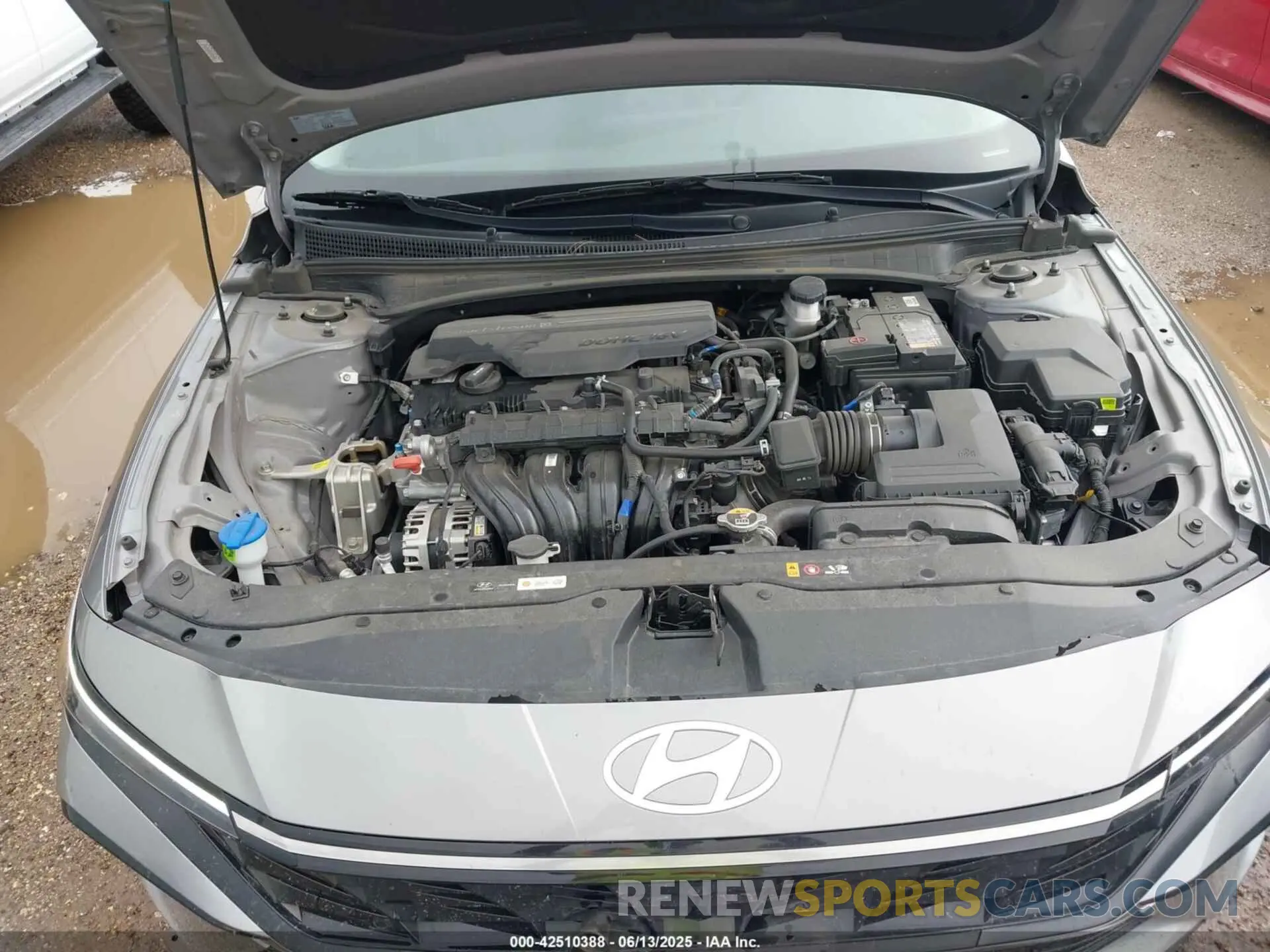 10 Photograph of a damaged car KMHLP4DG5RU818266 HYUNDAI ELANTRA 2024