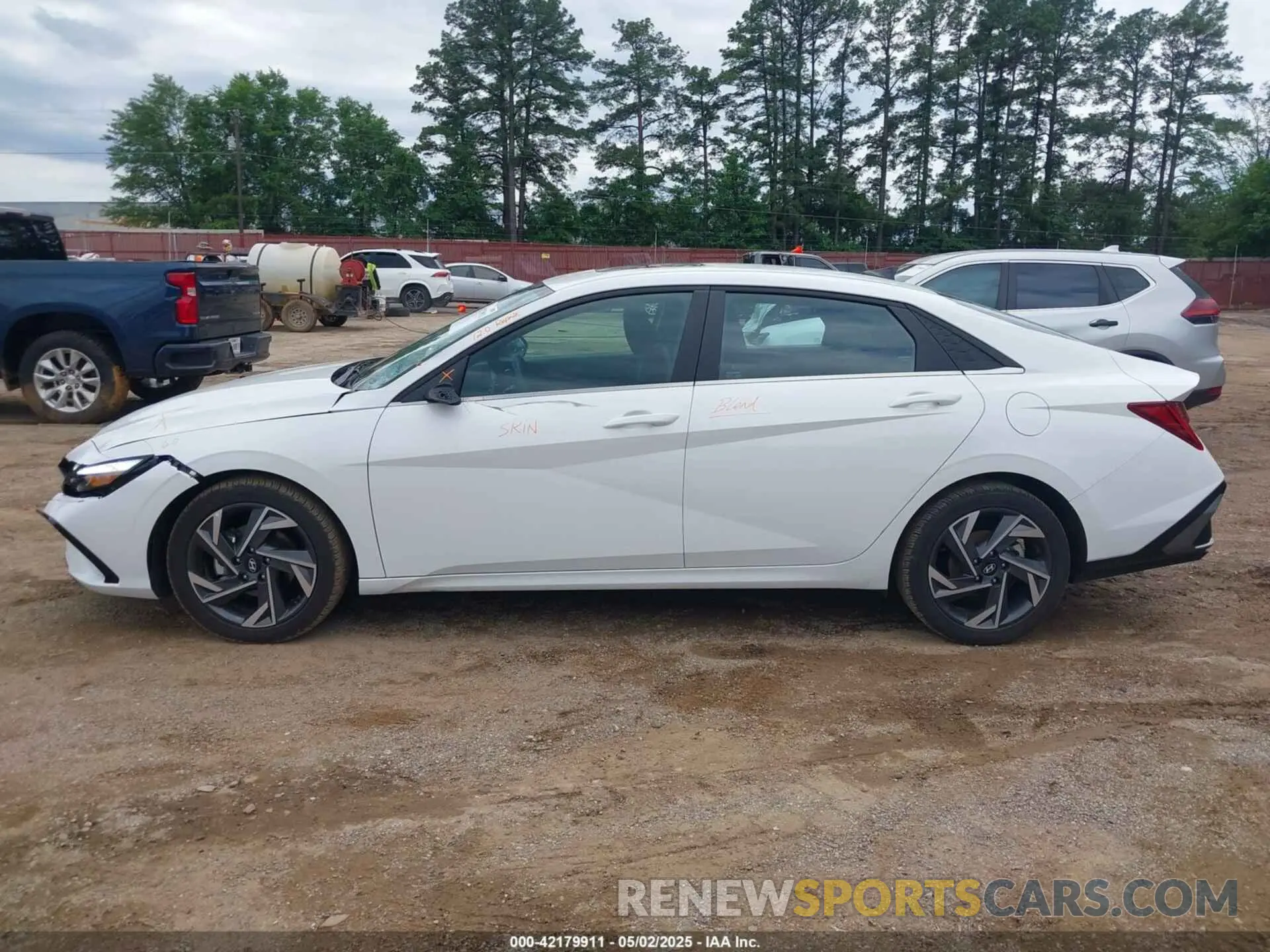 6 Photograph of a damaged car KMHLP4DG5RU827792 HYUNDAI ELANTRA 2024