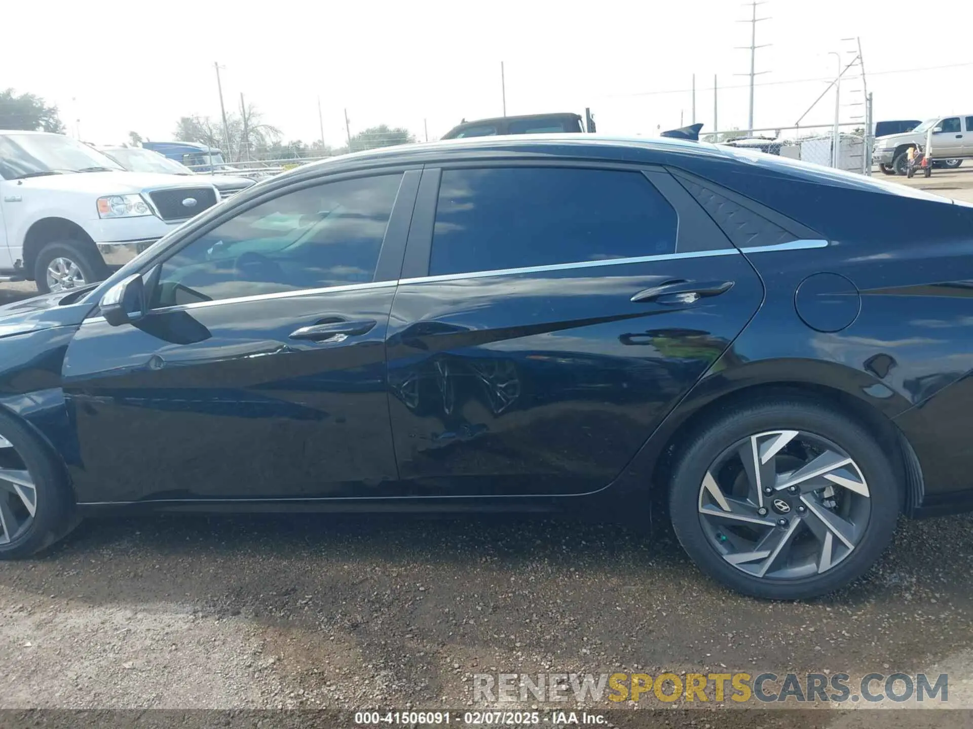 14 Фотография поврежденного автомобиля KMHLP4DG7RU718847 HYUNDAI ELANTRA 2024