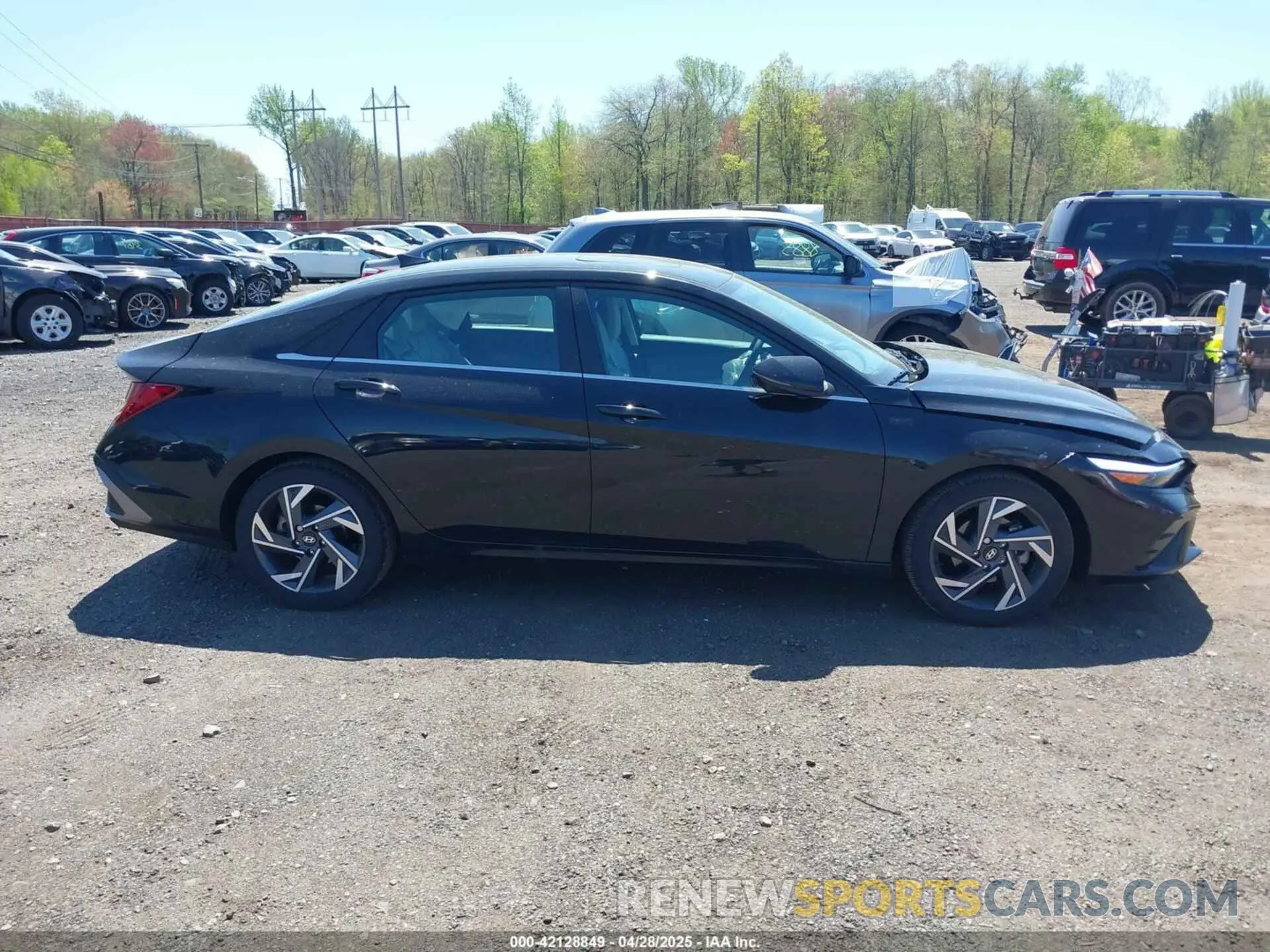 13 Фотография поврежденного автомобиля KMHLP4DG7RU739617 HYUNDAI ELANTRA 2024