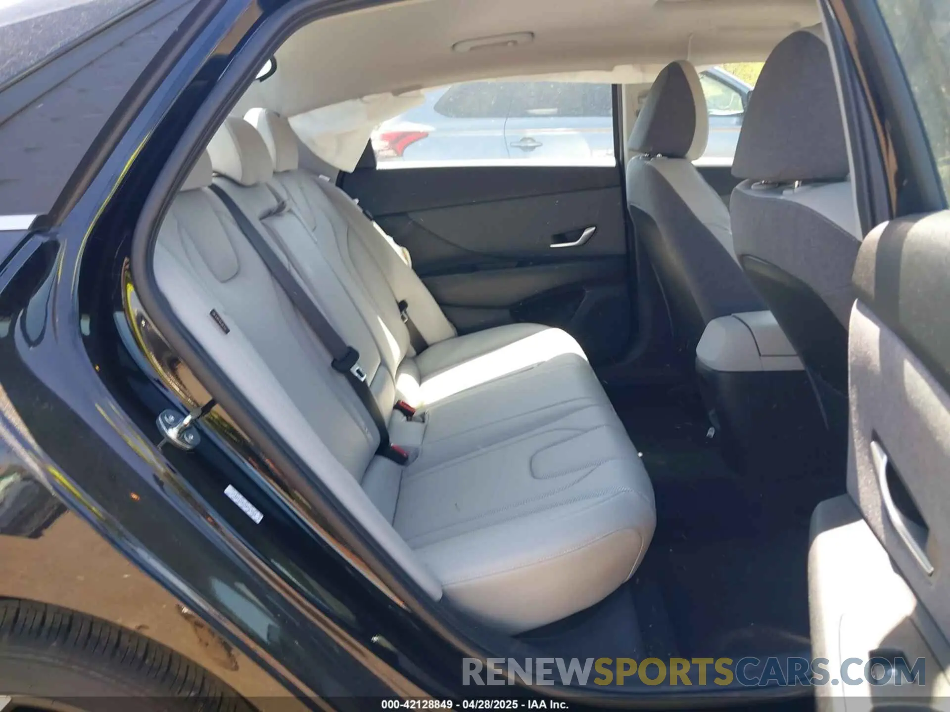8 Фотография поврежденного автомобиля KMHLP4DG7RU739617 HYUNDAI ELANTRA 2024