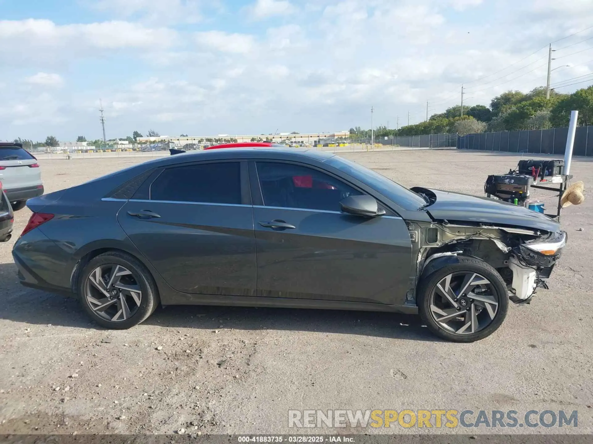 14 Фотография поврежденного автомобиля KMHLS4DG0RU730062 HYUNDAI ELANTRA 2024
