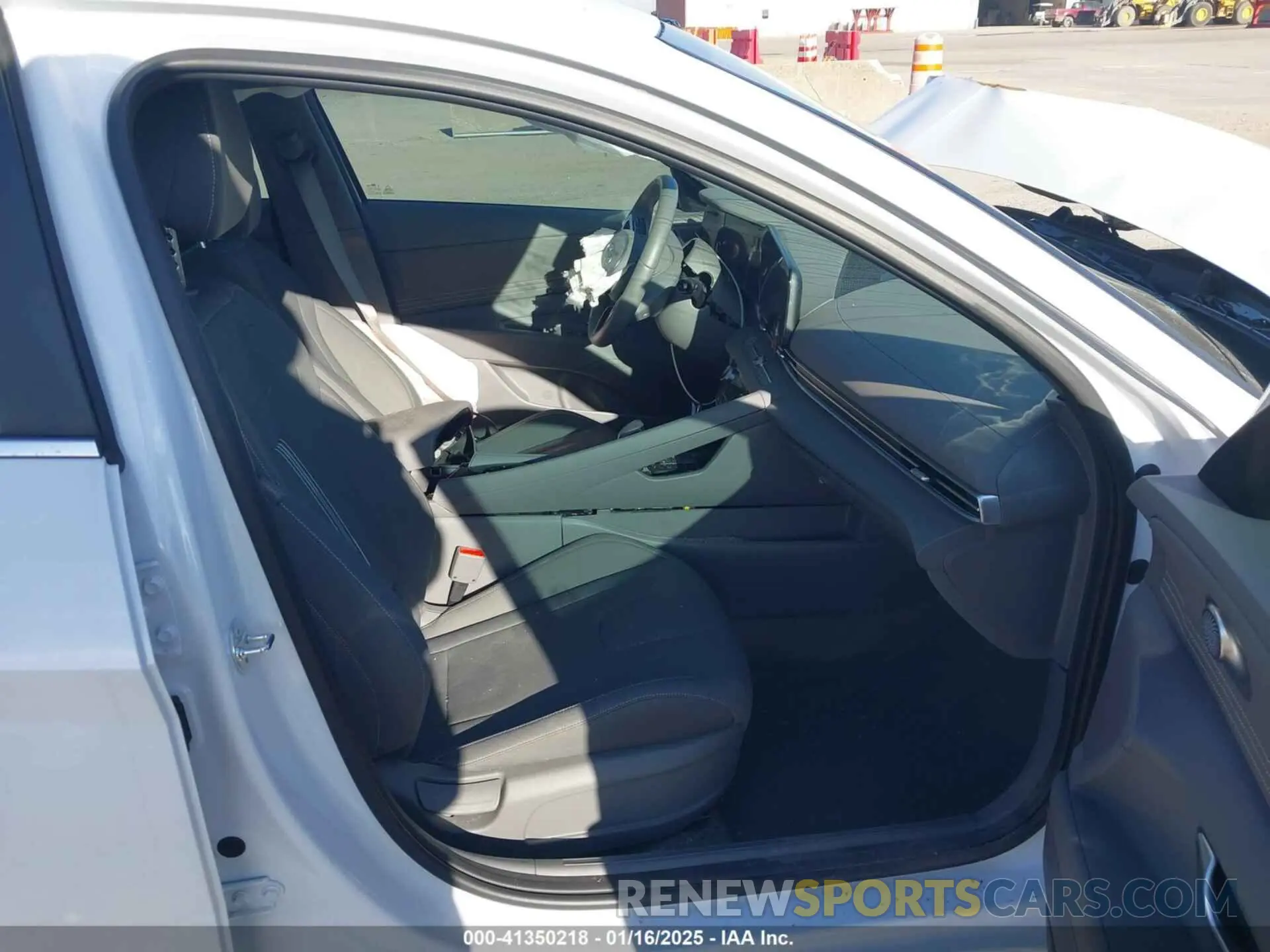 5 Photograph of a damaged car KMHLS4DG0RU742289 HYUNDAI ELANTRA 2024