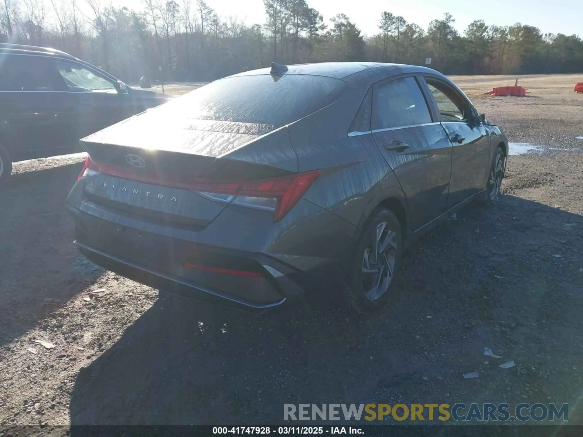 4 Photograph of a damaged car KMHLS4DG2RU730905 HYUNDAI ELANTRA 2024