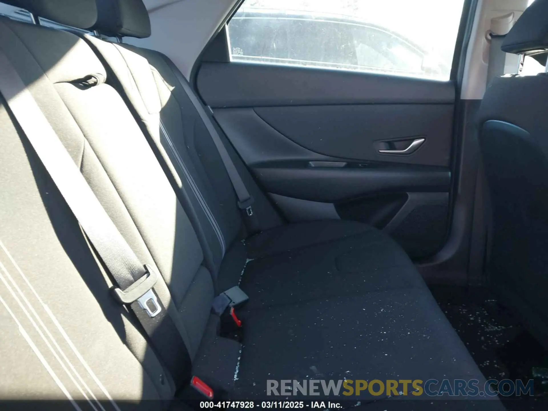 8 Photograph of a damaged car KMHLS4DG2RU730905 HYUNDAI ELANTRA 2024