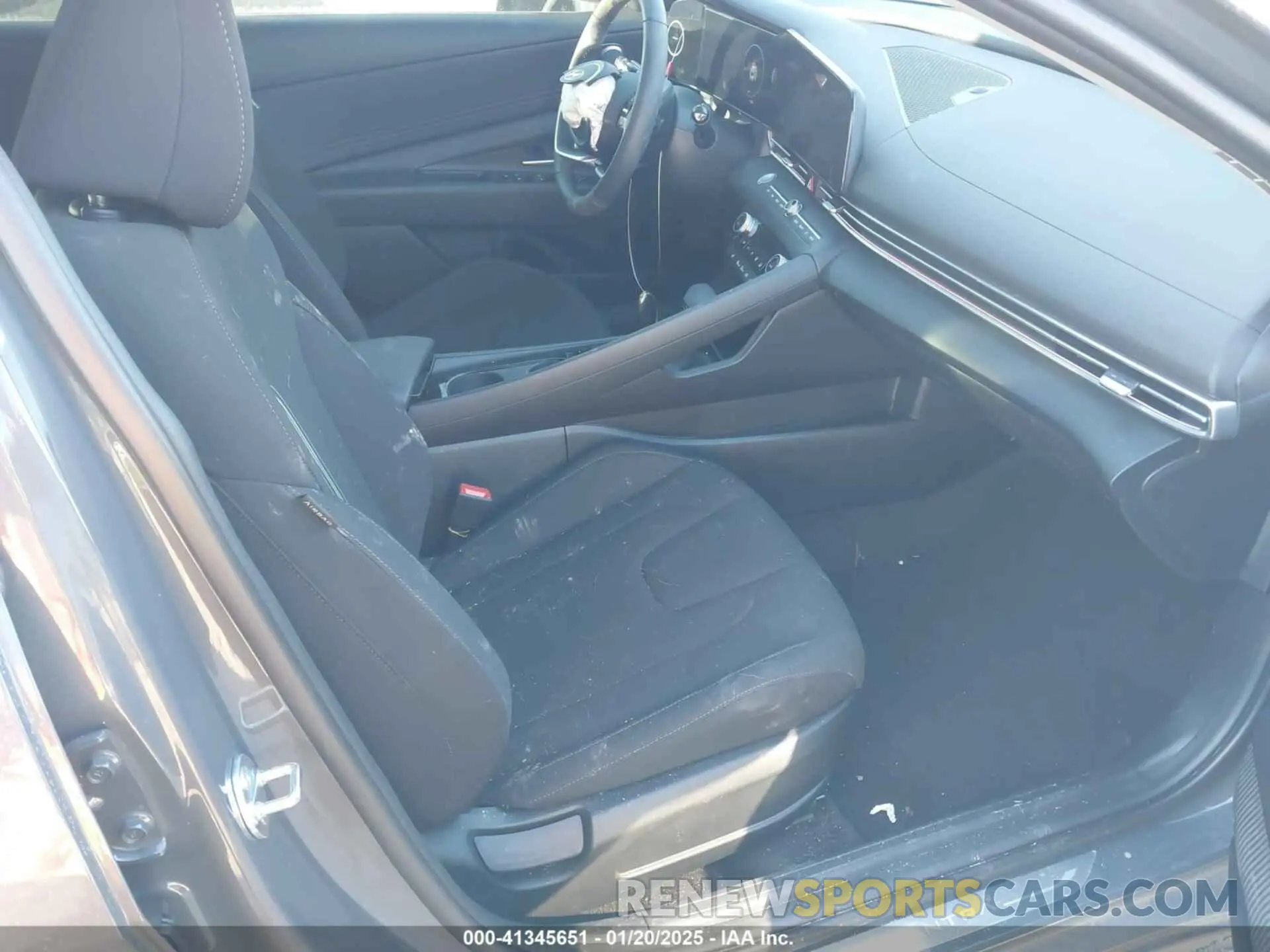 5 Photograph of a damaged car KMHLS4DG3RU843312 HYUNDAI ELANTRA 2024