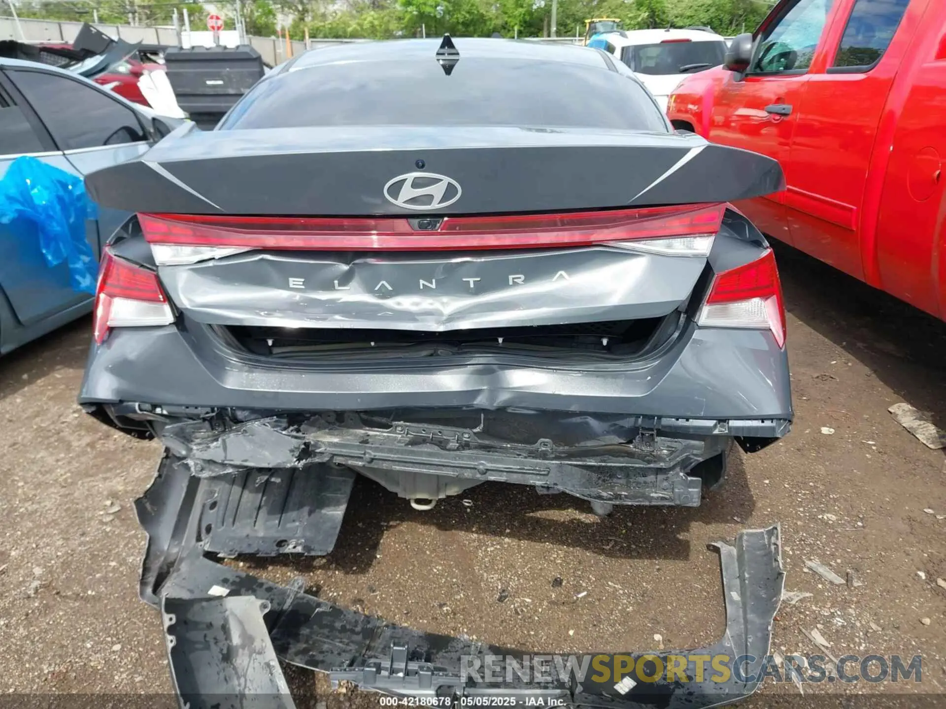 17 Photograph of a damaged car KMHLS4DG4RU764439 HYUNDAI ELANTRA 2024