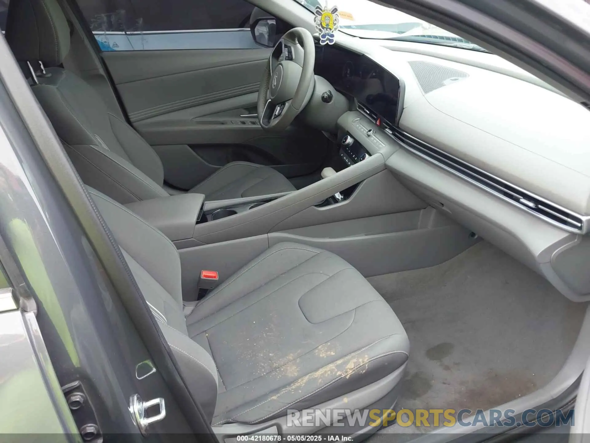 5 Photograph of a damaged car KMHLS4DG4RU764439 HYUNDAI ELANTRA 2024