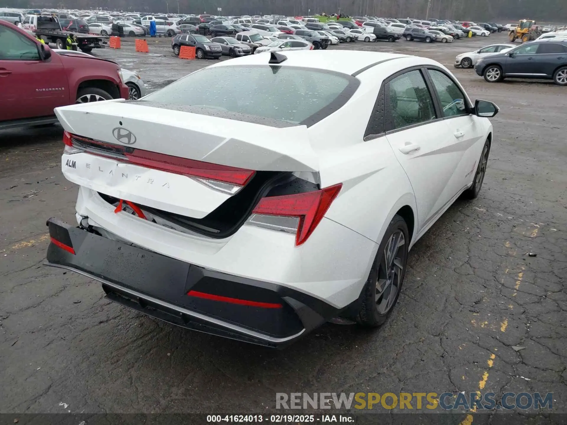 4 Photograph of a damaged car KMHLS4DG5RU793254 HYUNDAI ELANTRA 2024