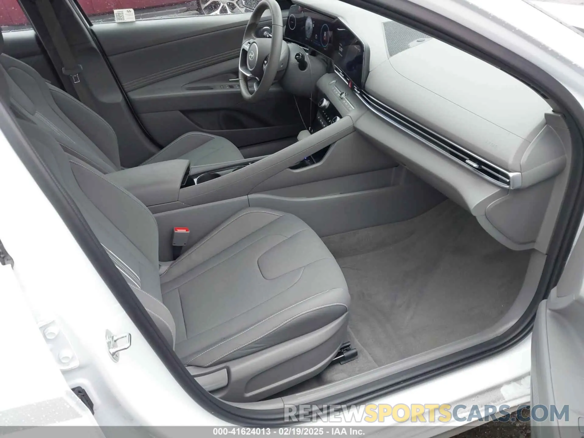 5 Photograph of a damaged car KMHLS4DG5RU793254 HYUNDAI ELANTRA 2024