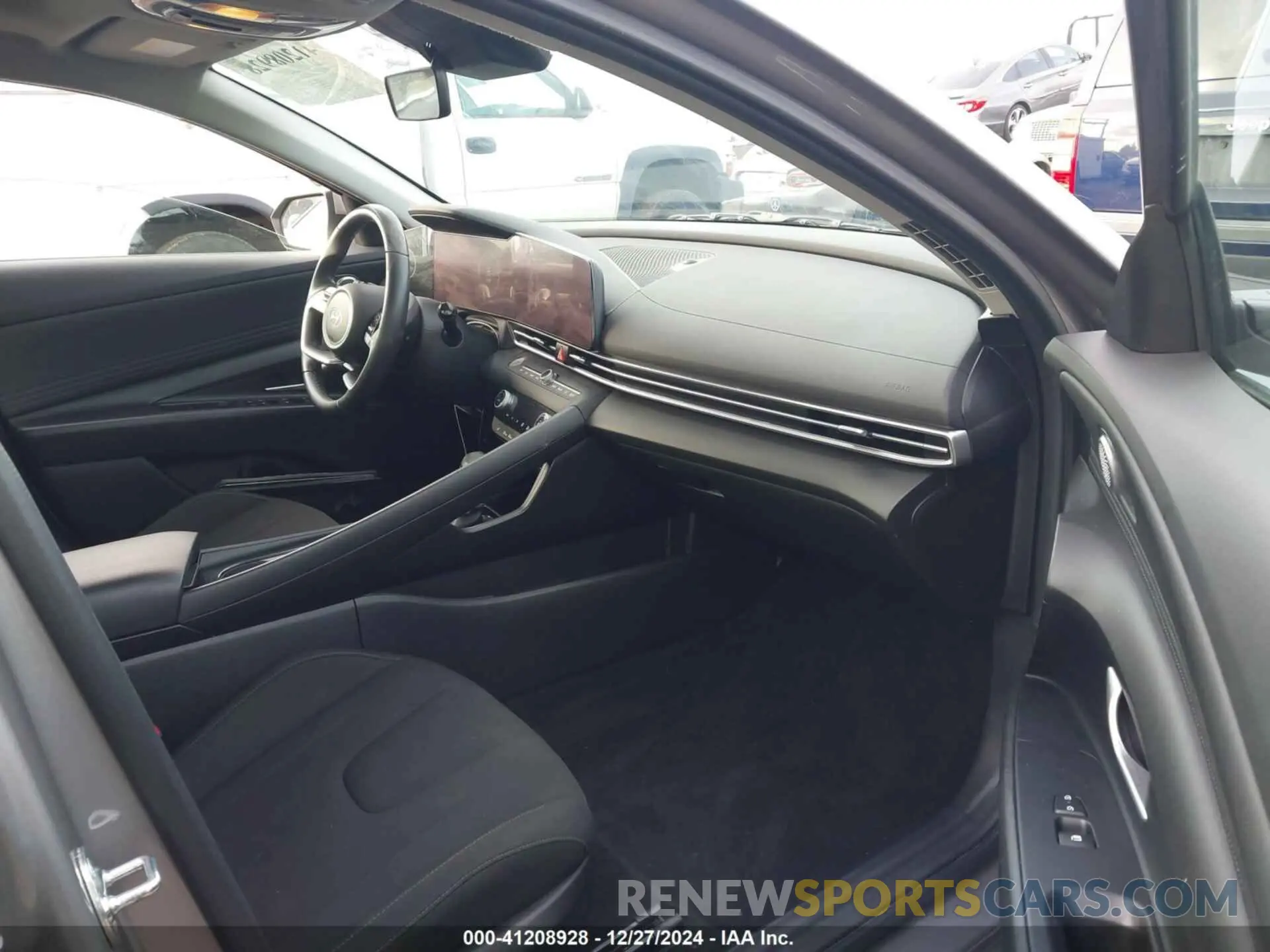 5 Photograph of a damaged car KMHLS4DG8RU673139 HYUNDAI ELANTRA 2024