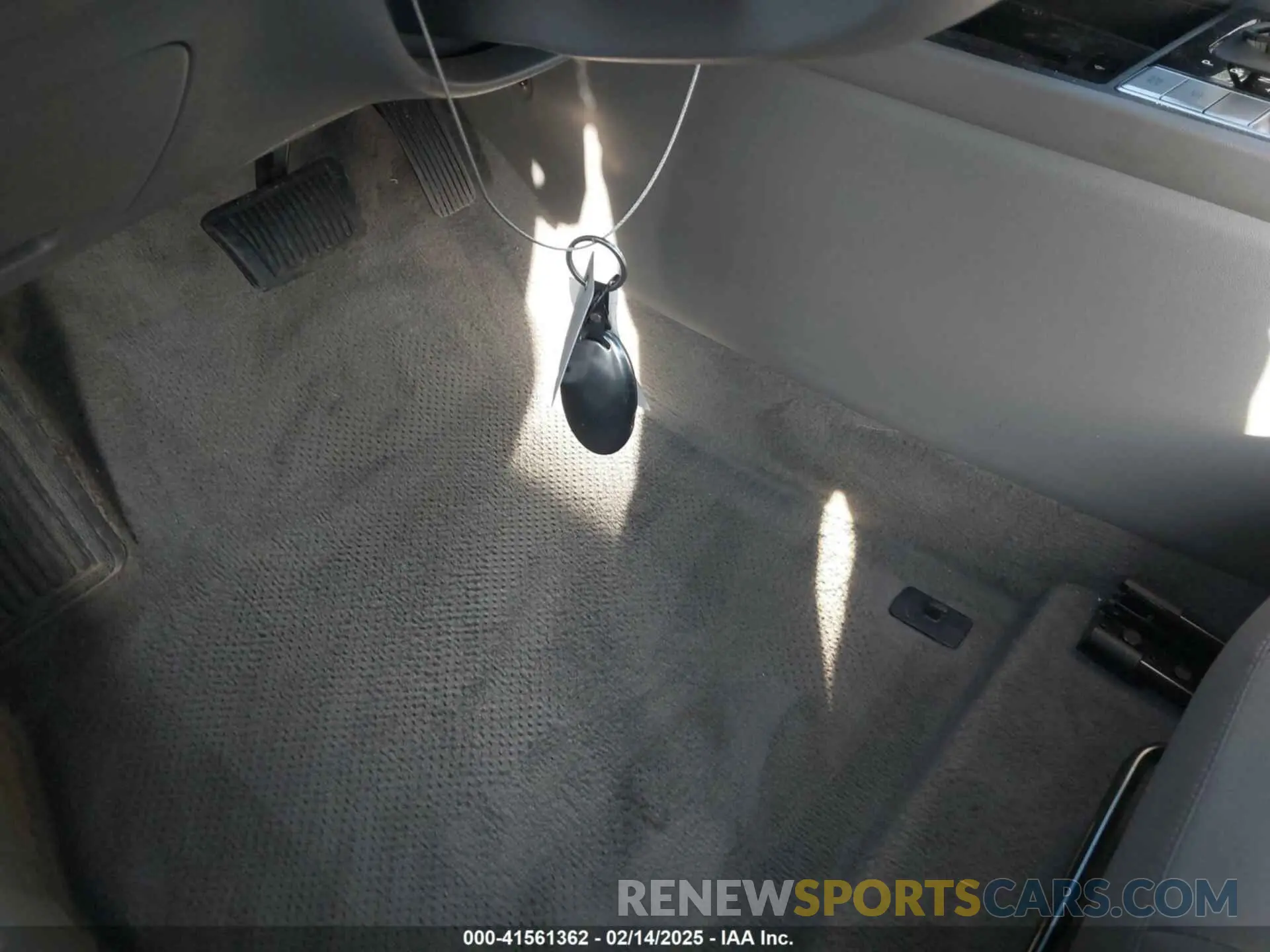 11 Photograph of a damaged car KMHLS4DG8RU727555 HYUNDAI ELANTRA 2024