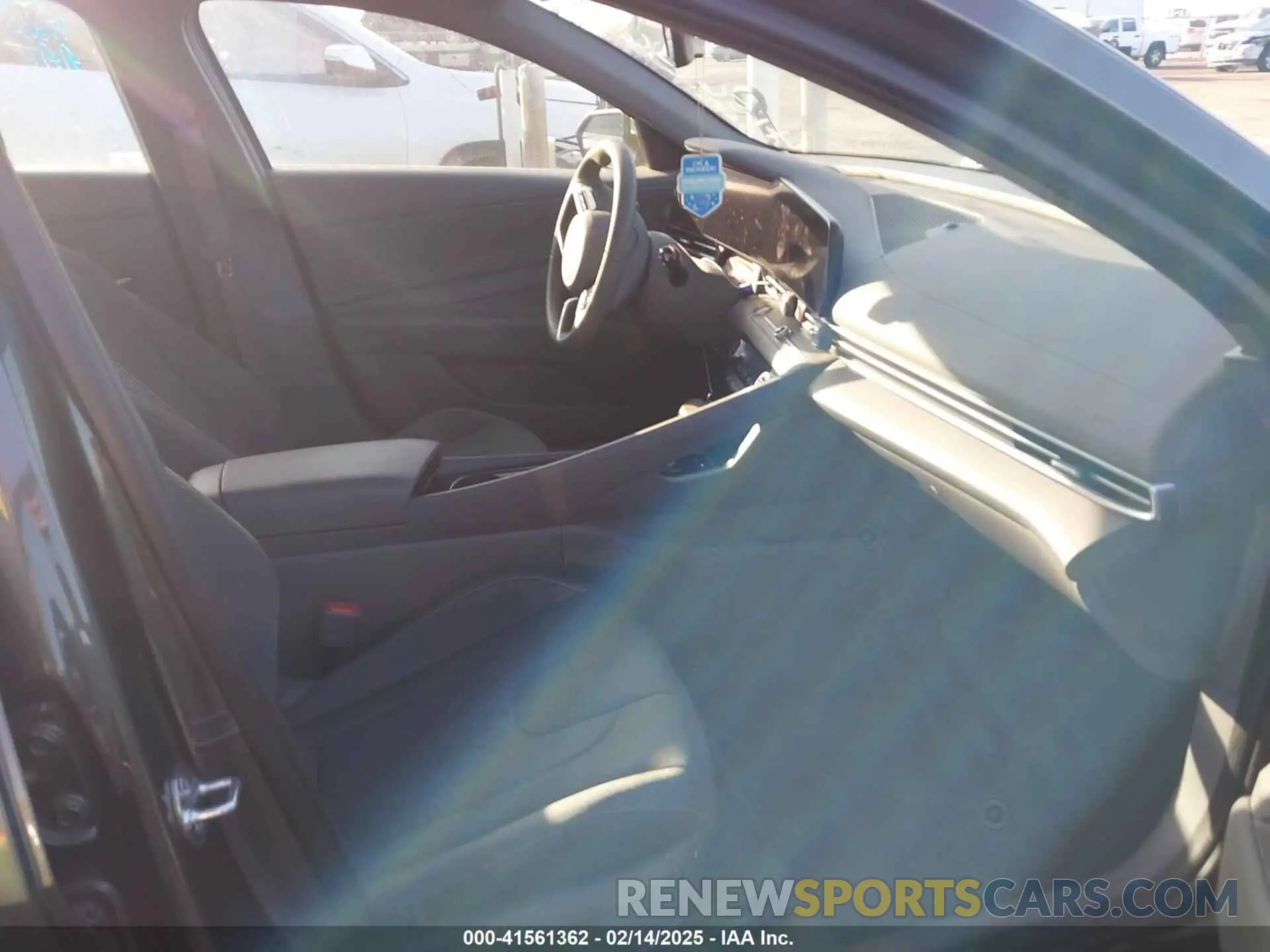 5 Photograph of a damaged car KMHLS4DG8RU727555 HYUNDAI ELANTRA 2024