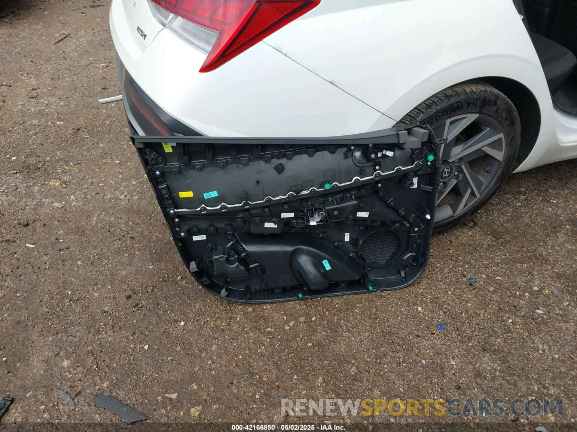 12 Photograph of a damaged car KMHLS4DG8RU770843 HYUNDAI ELANTRA 2024