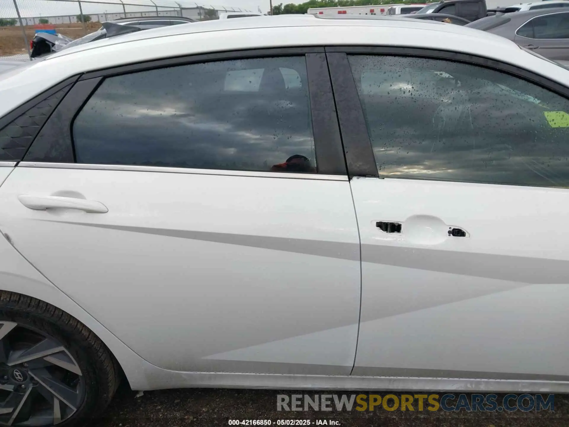 14 Photograph of a damaged car KMHLS4DG8RU770843 HYUNDAI ELANTRA 2024