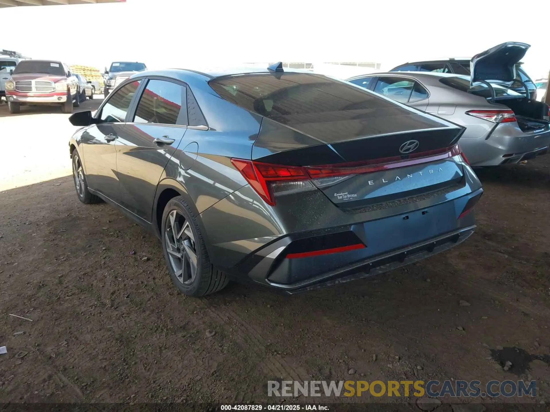 3 Фотография поврежденного автомобиля KMHLS4DGXRU673207 HYUNDAI ELANTRA 2024