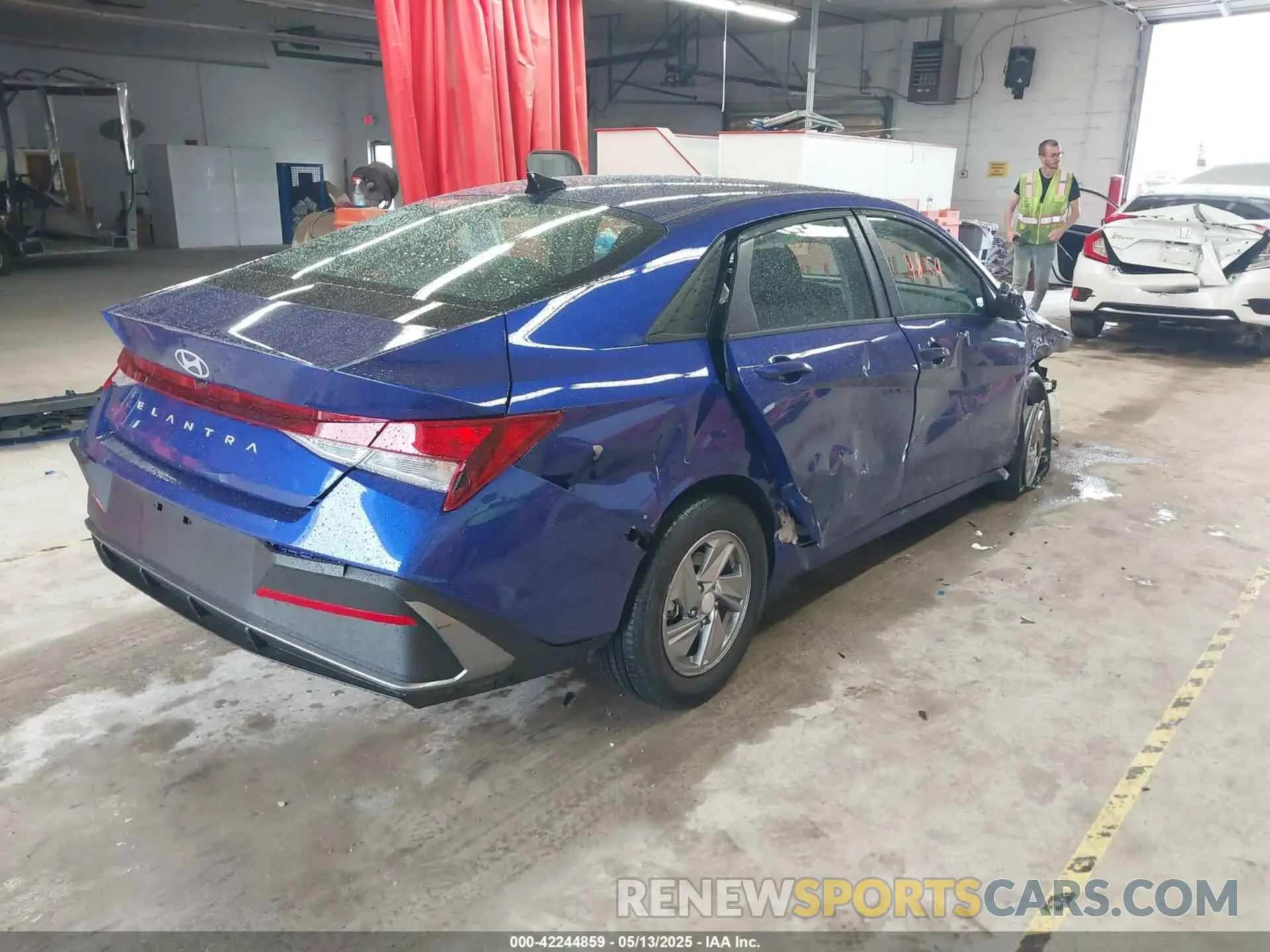 4 Photograph of a damaged car KMHLL4DG0SU955293 HYUNDAI ELANTRA 2025