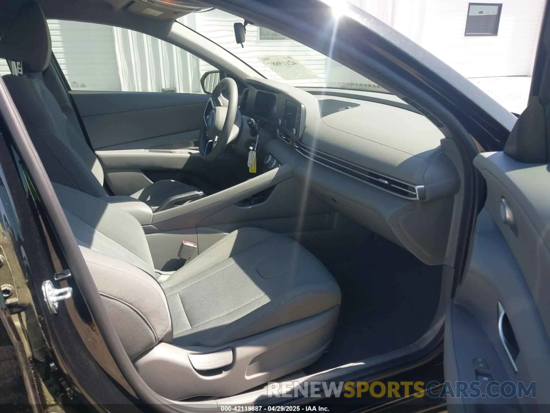 5 Фотография поврежденного автомобиля KMHLL4DG2SU860153 HYUNDAI ELANTRA 2025