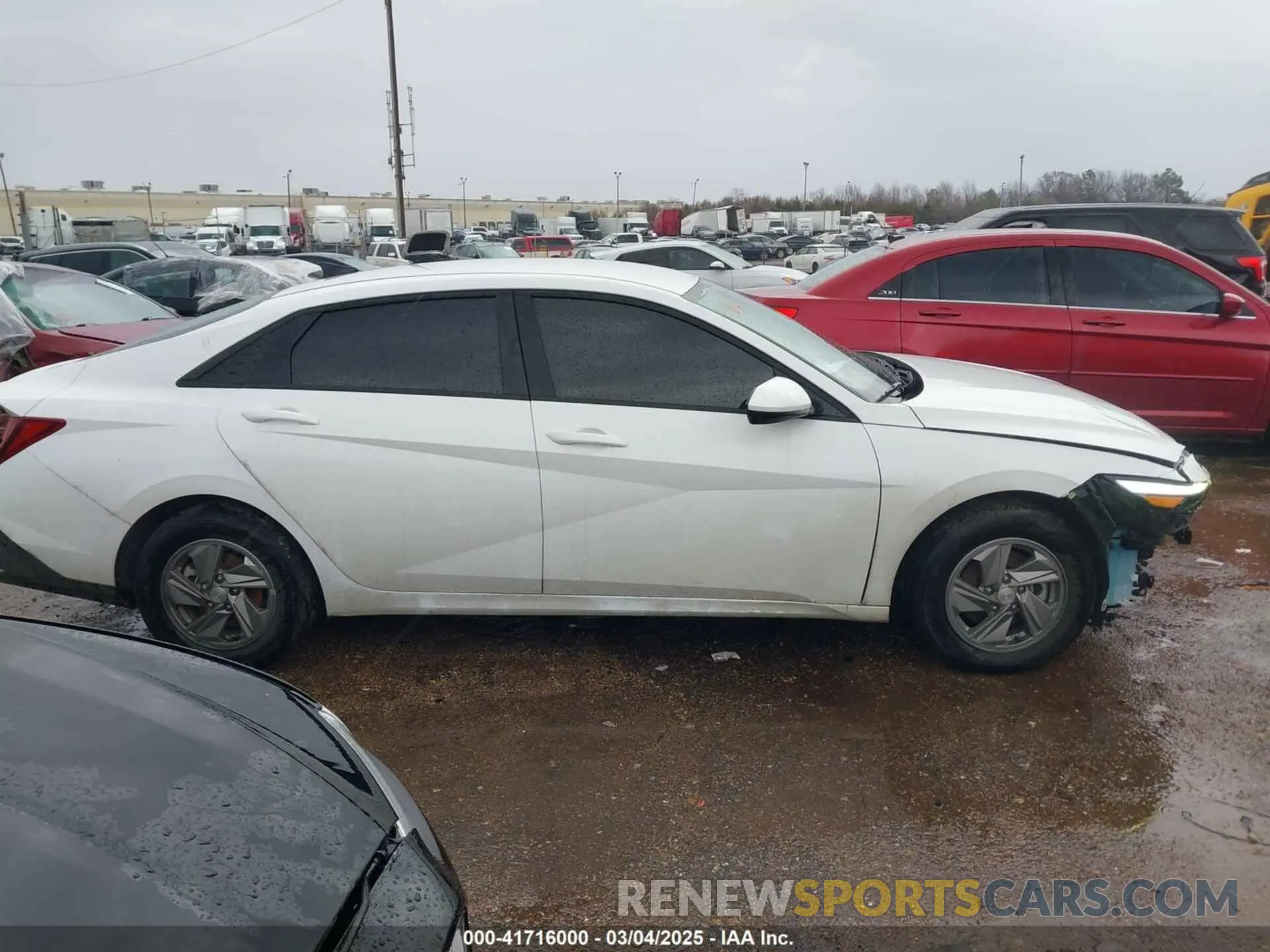 13 Photograph of a damaged car KMHLL4DG2SU862095 HYUNDAI ELANTRA 2025