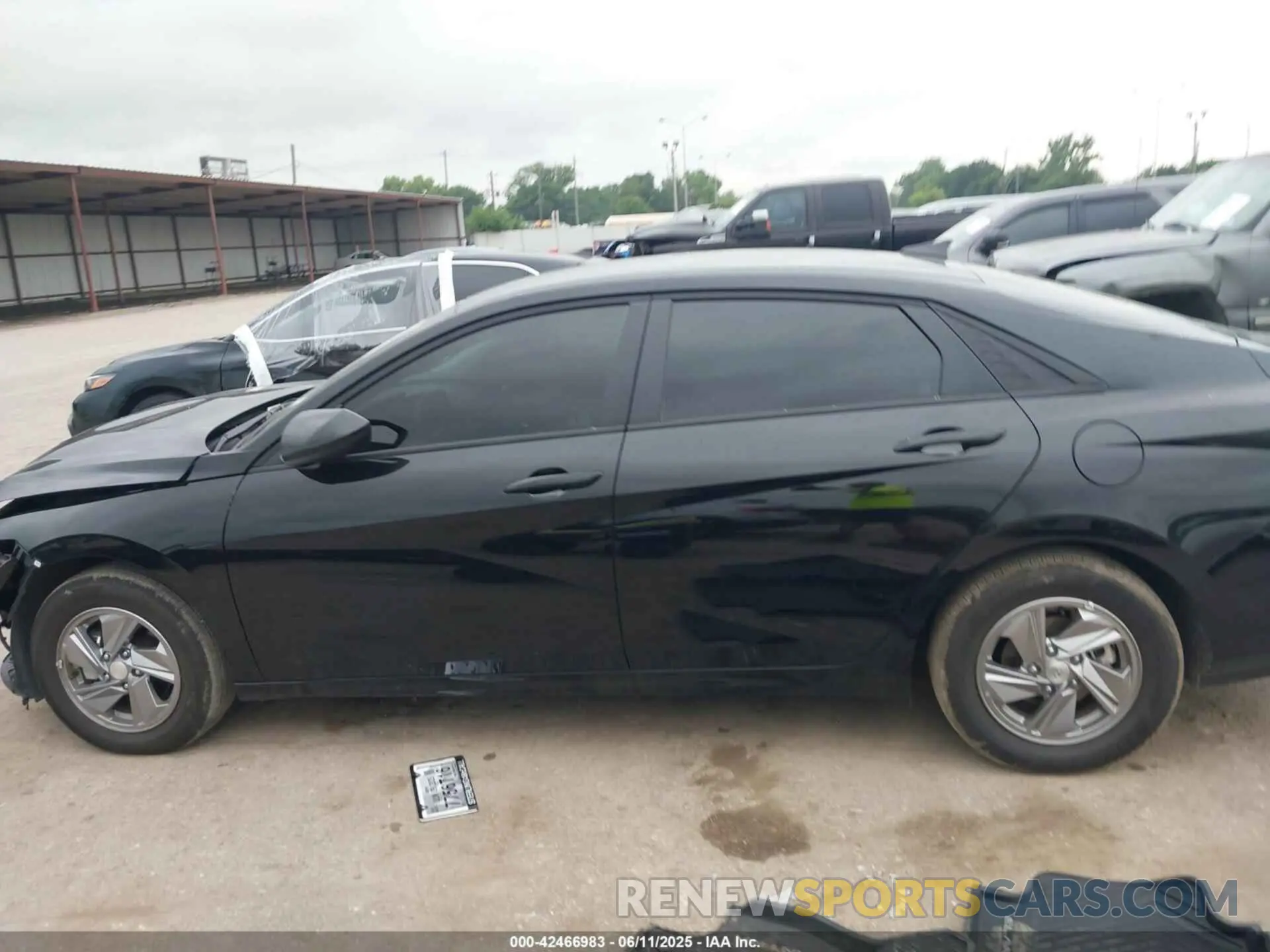15 Photograph of a damaged car KMHLL4DG2SU971169 HYUNDAI ELANTRA 2025