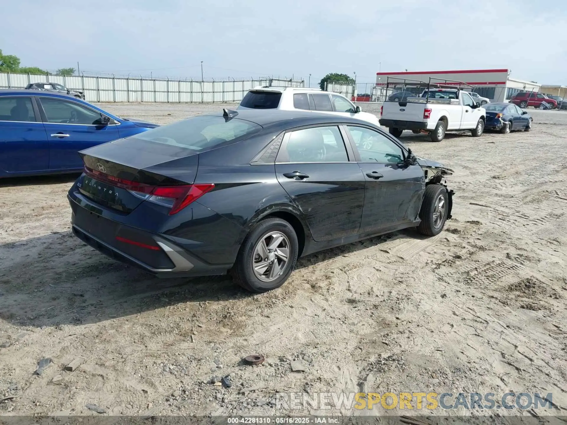 4 Фотография поврежденного автомобиля KMHLL4DG3SU887202 HYUNDAI ELANTRA 2025